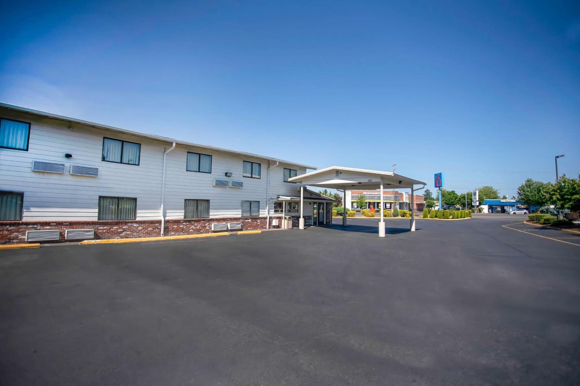 Motel 6-Gresham, OR - Portland interior in Gresham, OR — gallery photo 2