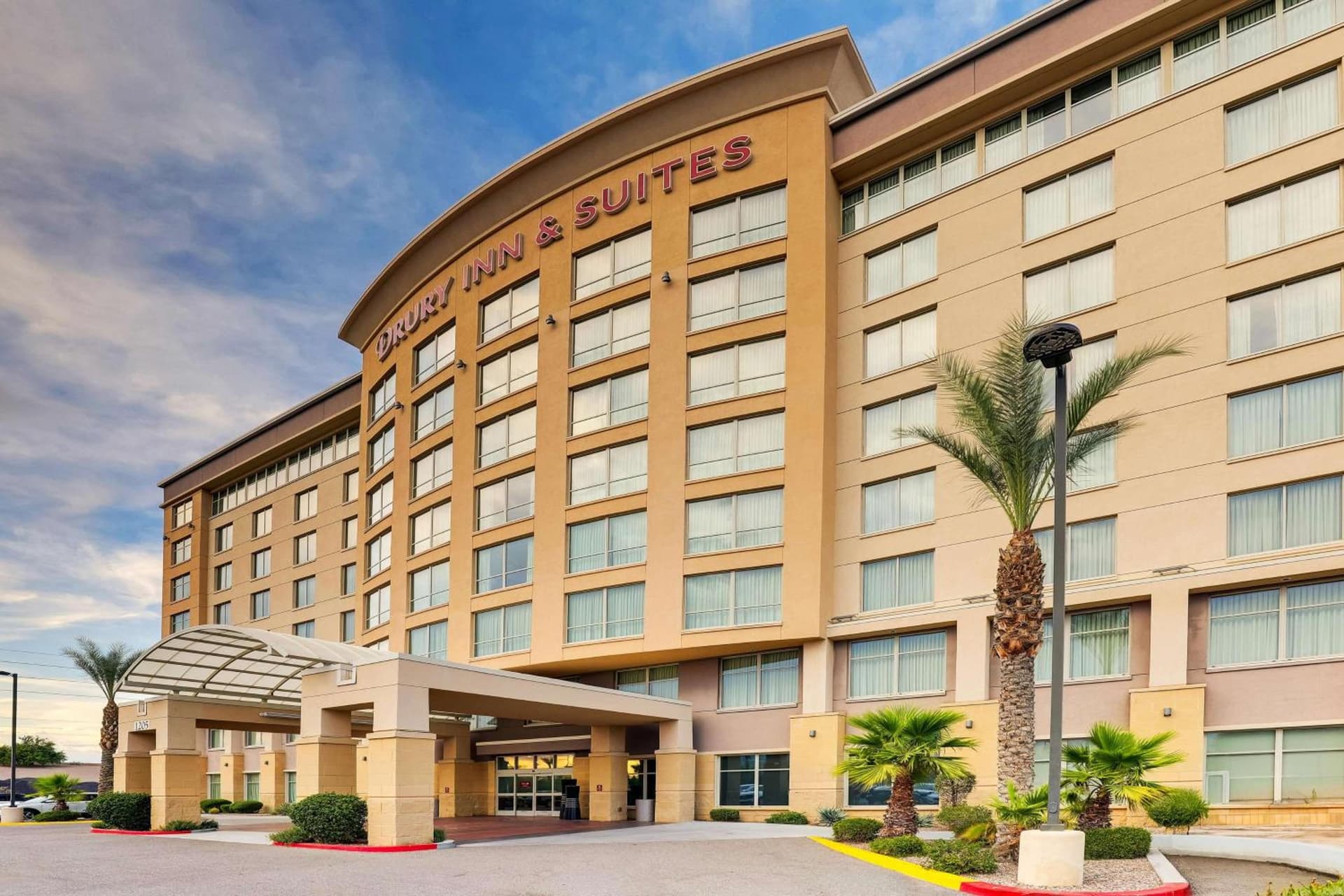 Drury Inn & Suites Phoenix Chandler Fashion Center — hotel in Chandler, Arizona