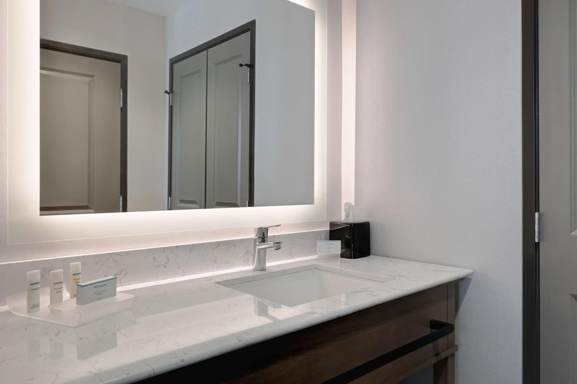 Homewood Suites By Hilton Santa Clarita/Valencia, Ca interior in Santa Clarita, CA — gallery photo 2