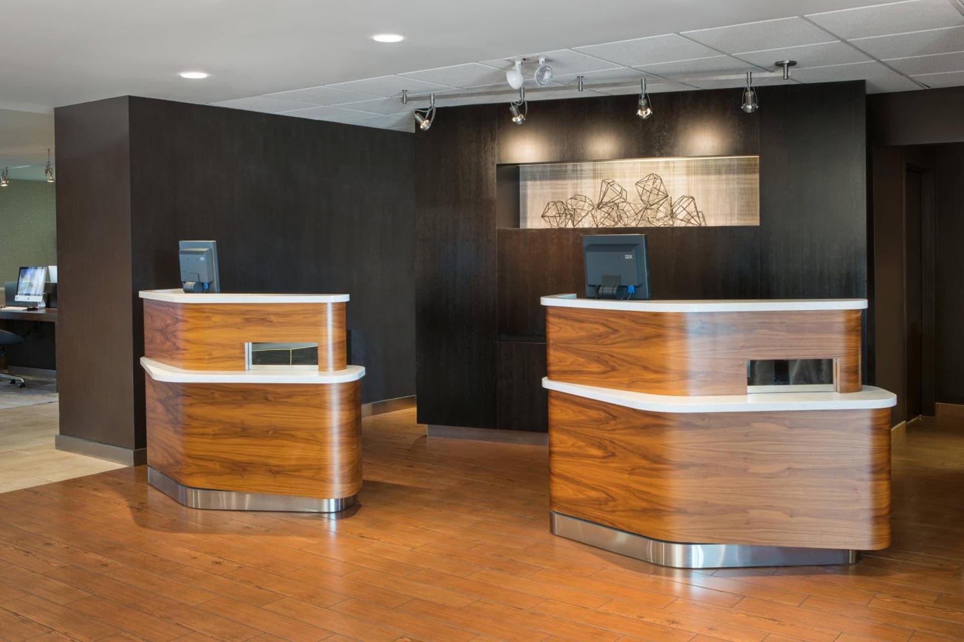 Courtyard Los Angeles Torrance/Palos Verdes interior in Torrance, CA — gallery photo 2