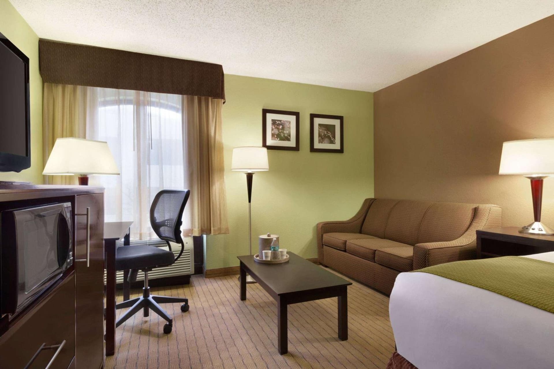Days Inn by Wyndham Baltimore Inner Harbor gallery photo in Baltimore, MD — image 57
