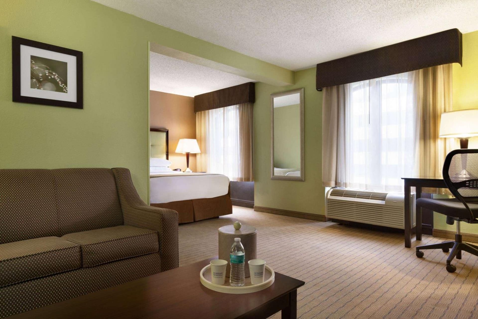 Days Inn by Wyndham Baltimore Inner Harbor gallery photo in Baltimore, MD — image 47