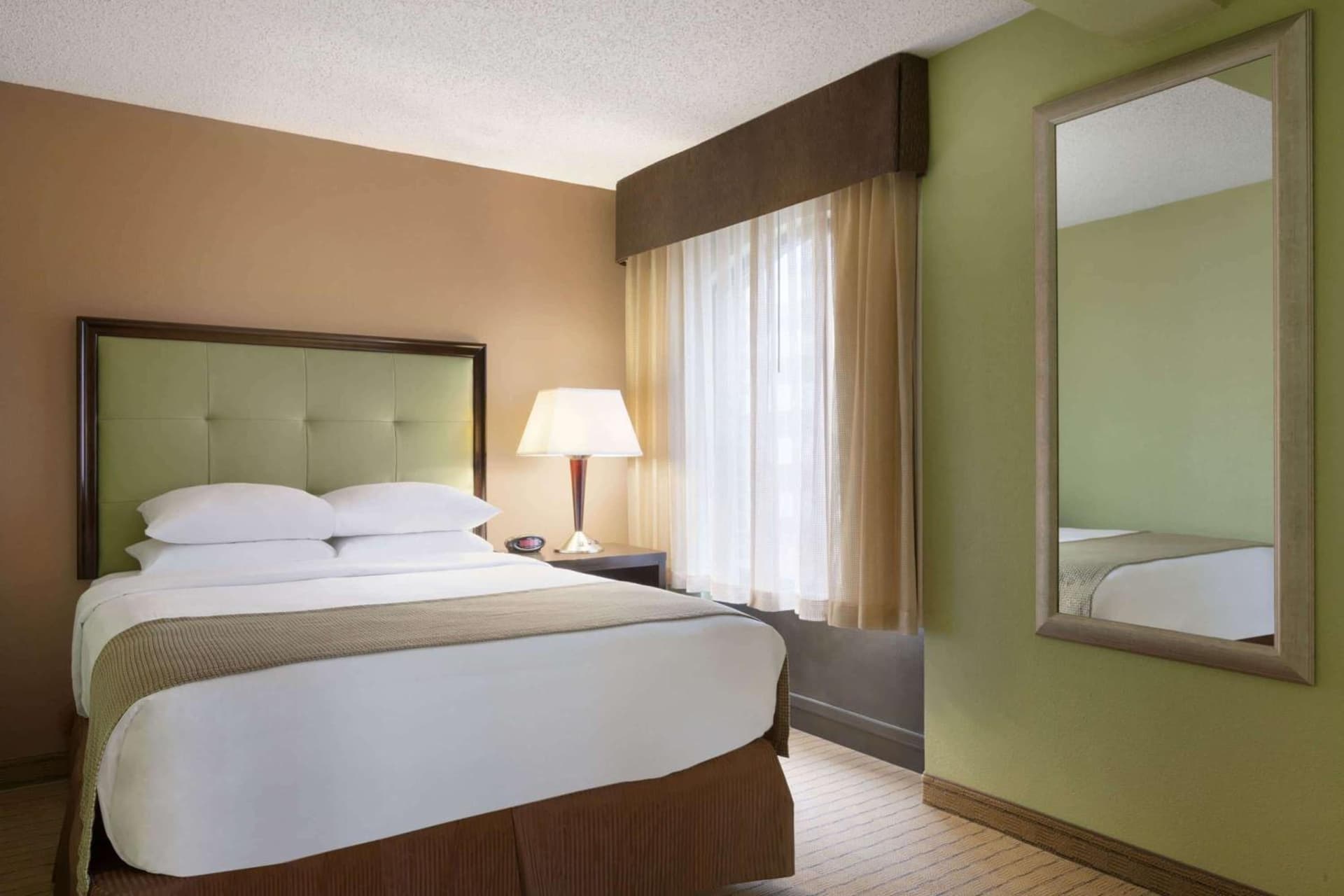 Days Inn by Wyndham Baltimore Inner Harbor gallery photo in Baltimore, MD — image 38