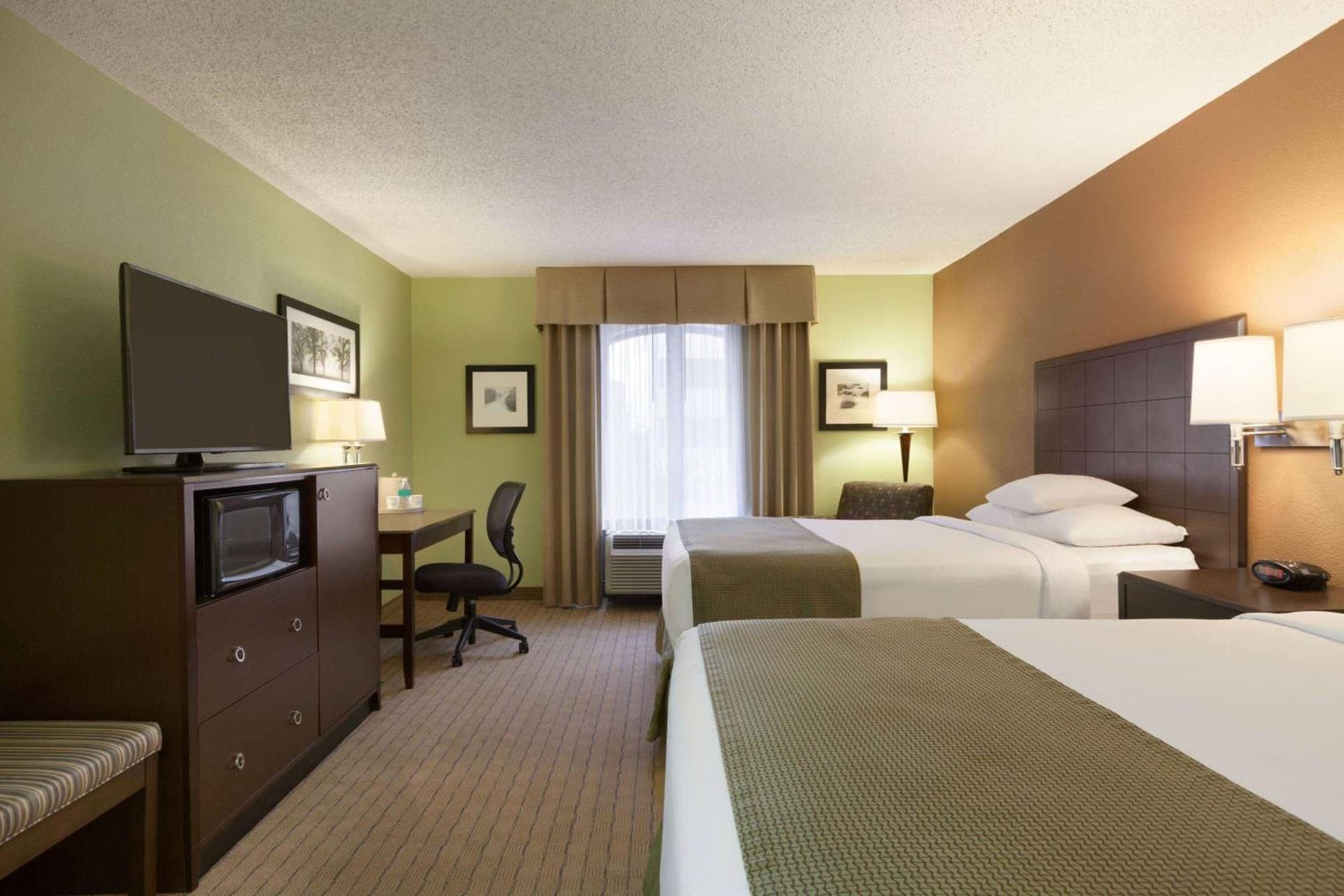 Days Inn by Wyndham Baltimore Inner Harbor gallery photo in Baltimore, MD — image 48