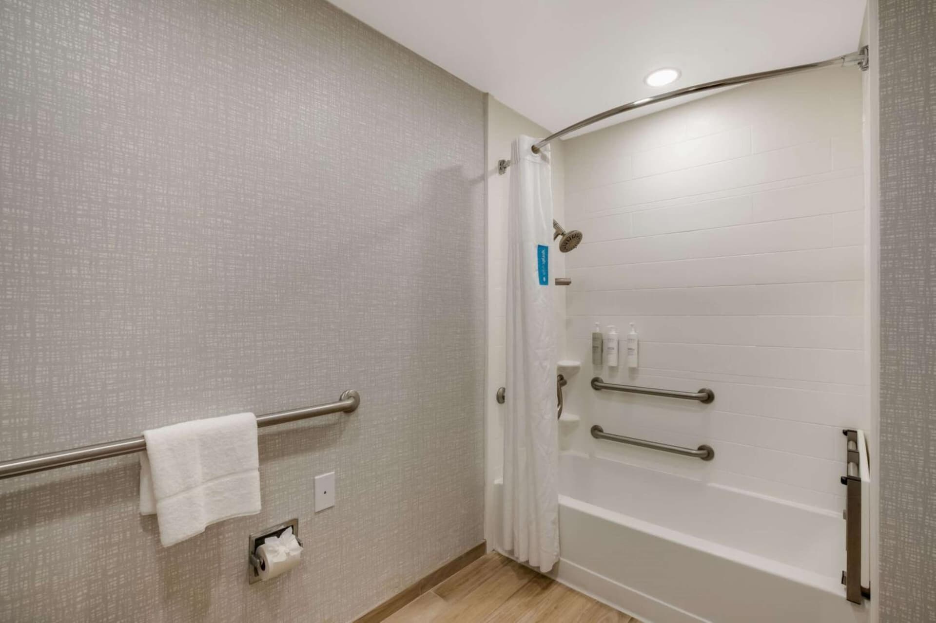 Hampton Inn Philadelphia/Willow Grove gallery photo in Willow Grove, PA — image 15