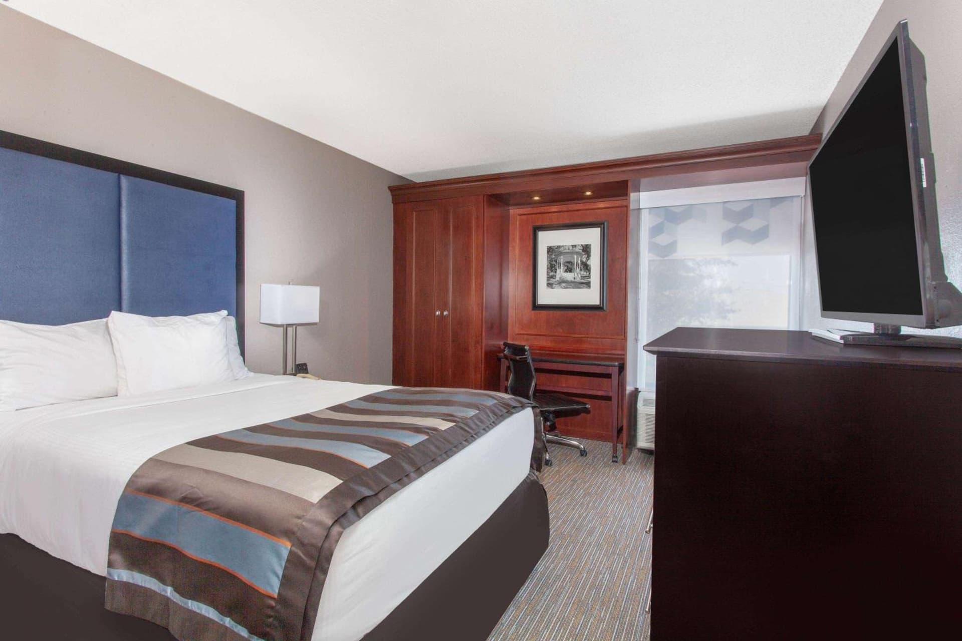 Wingate by Wyndham Charleston Coliseum gallery photo in Charleston, SC — image 9