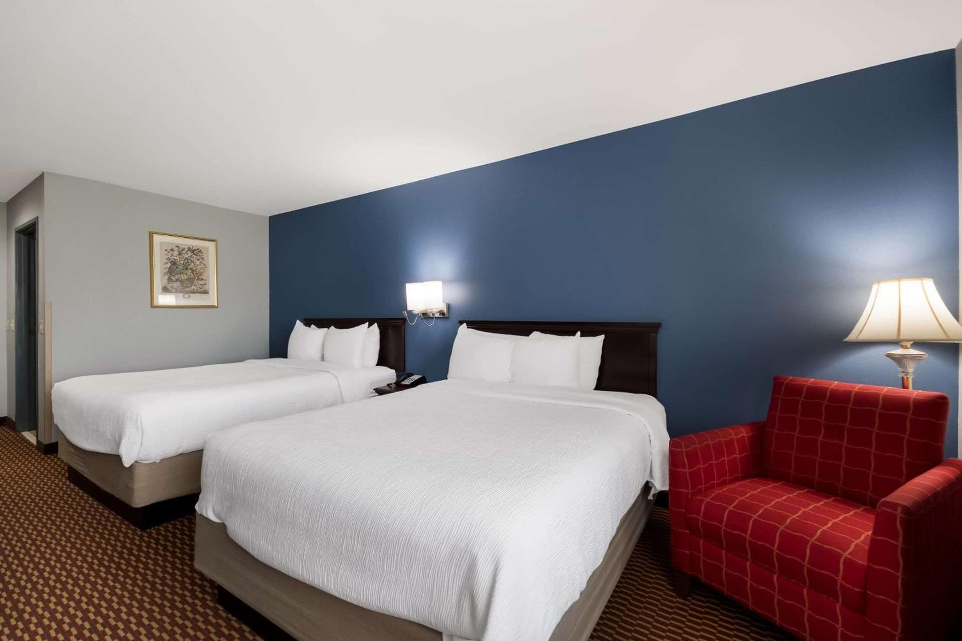 Quality Inn & Suites Oklahoma City North interior in Edmond, OK — gallery photo 2