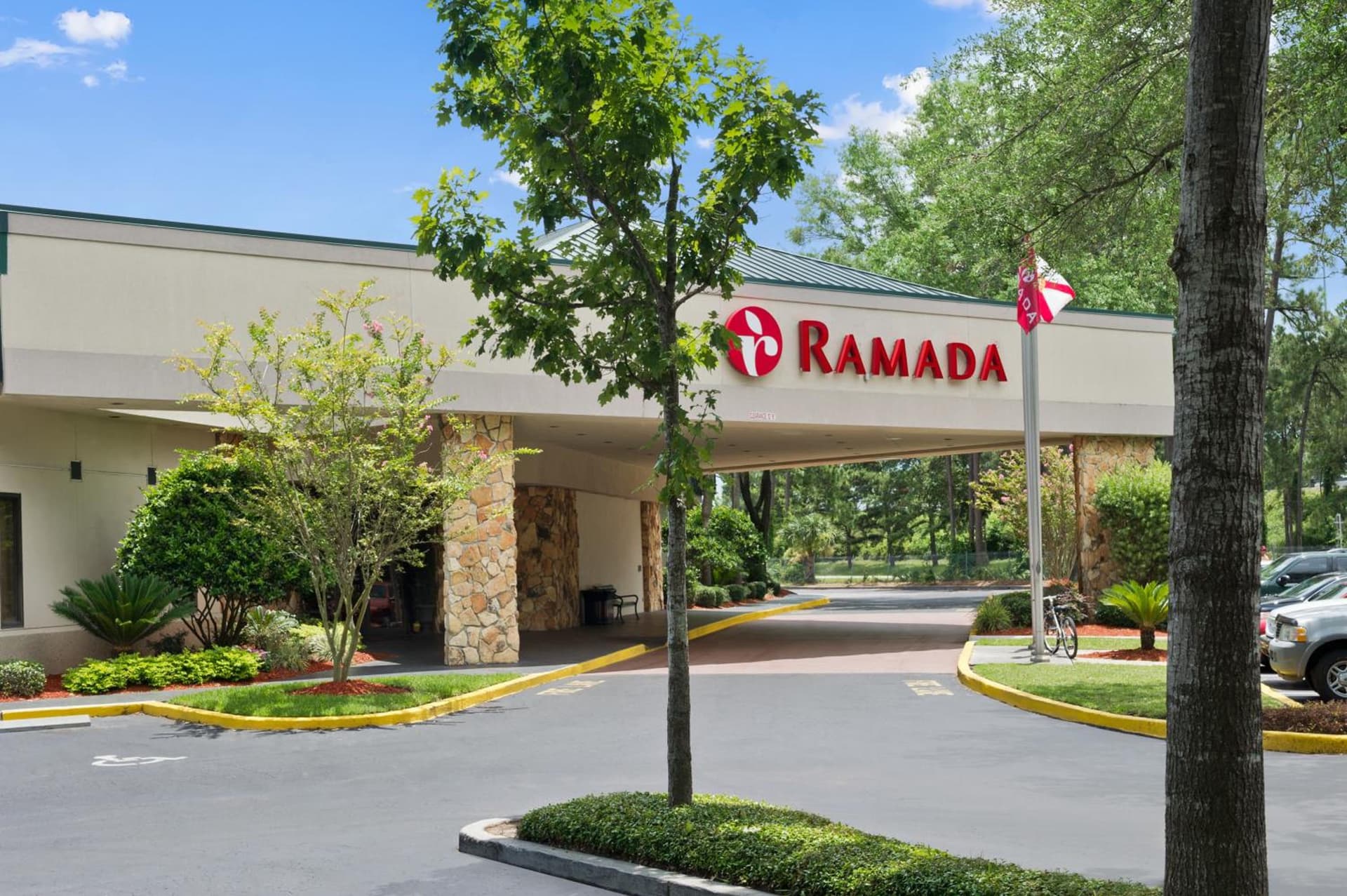 Ramada by Wyndham Jacksonville Hotel & Conference Center gallery photo in Jacksonville, FL — image 73