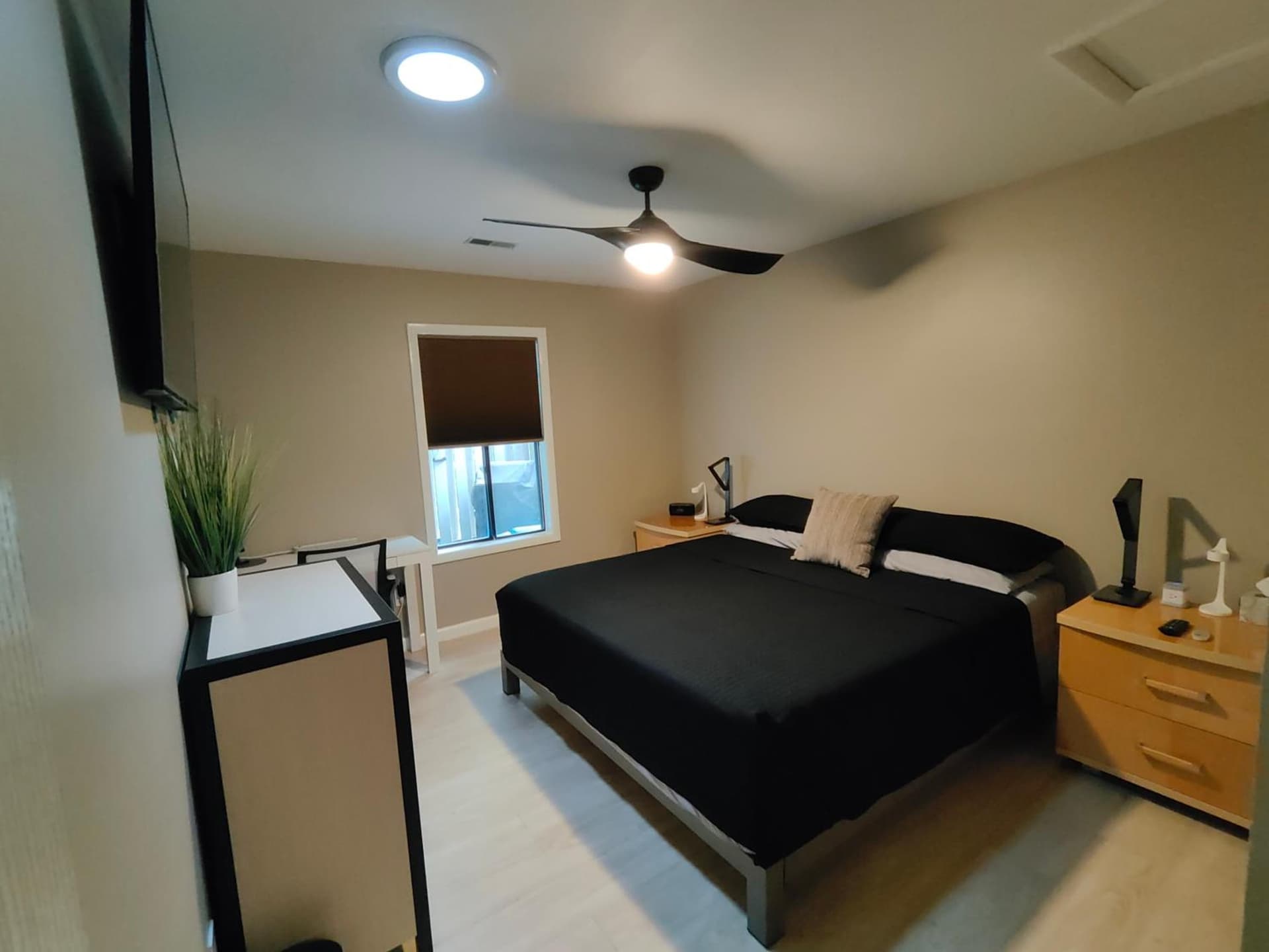 Modern/Retro Condo gallery photo in High Point, NC — image 9