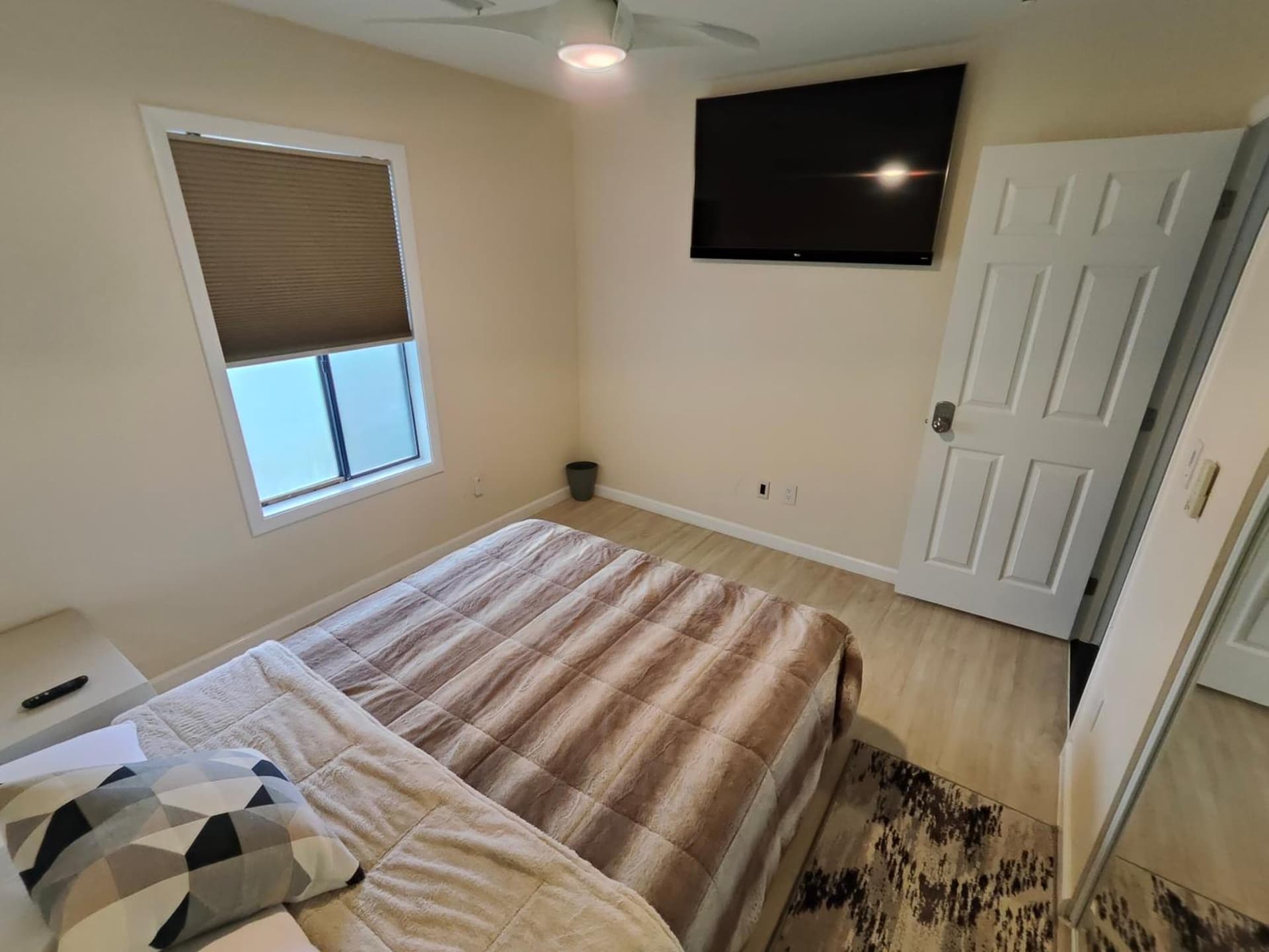 Modern/Retro Condo gallery photo in High Point, NC — image 10