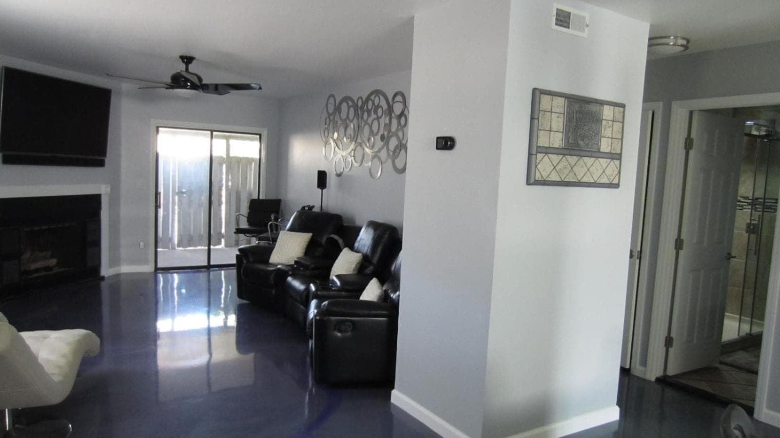 Modern/Retro Condo gallery photo in High Point, NC — image 7
