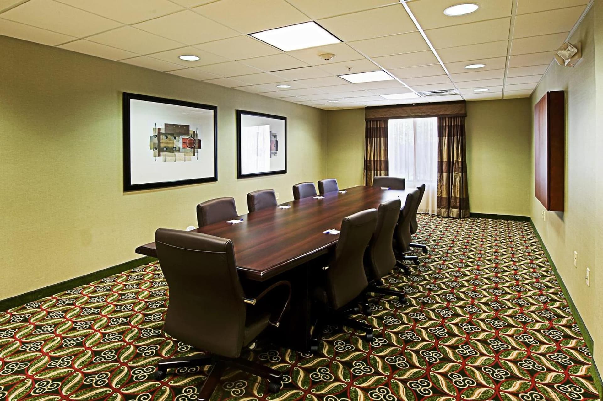 Holiday Inn Express & Suites Phoenix Glendale Dist by IHG gallery photo in Glendale, AZ — image 38