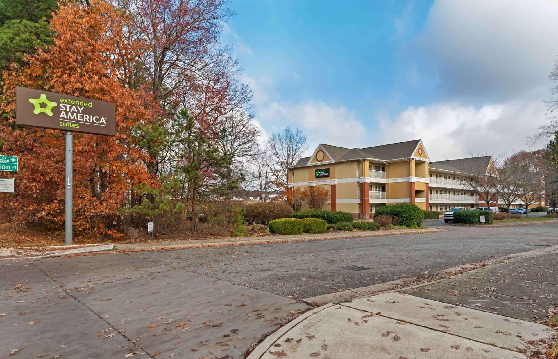Extended Stay America Select Suites - Newport News - Oyster Point interior in Newport News, VA — gallery photo 2