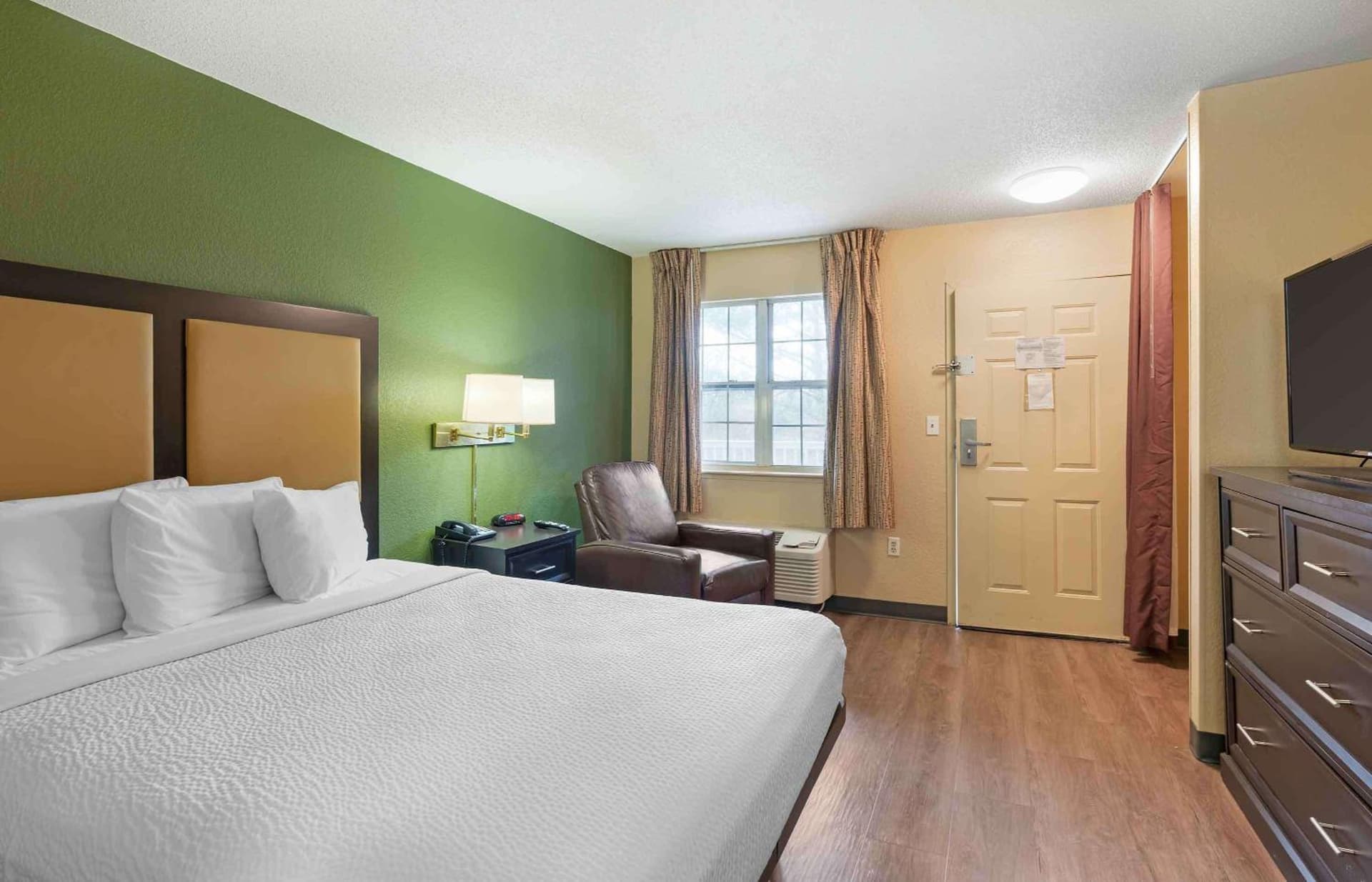 Extended Stay America Select Suites - Newport News - Oyster Point gallery photo in Newport News, VA — image 22