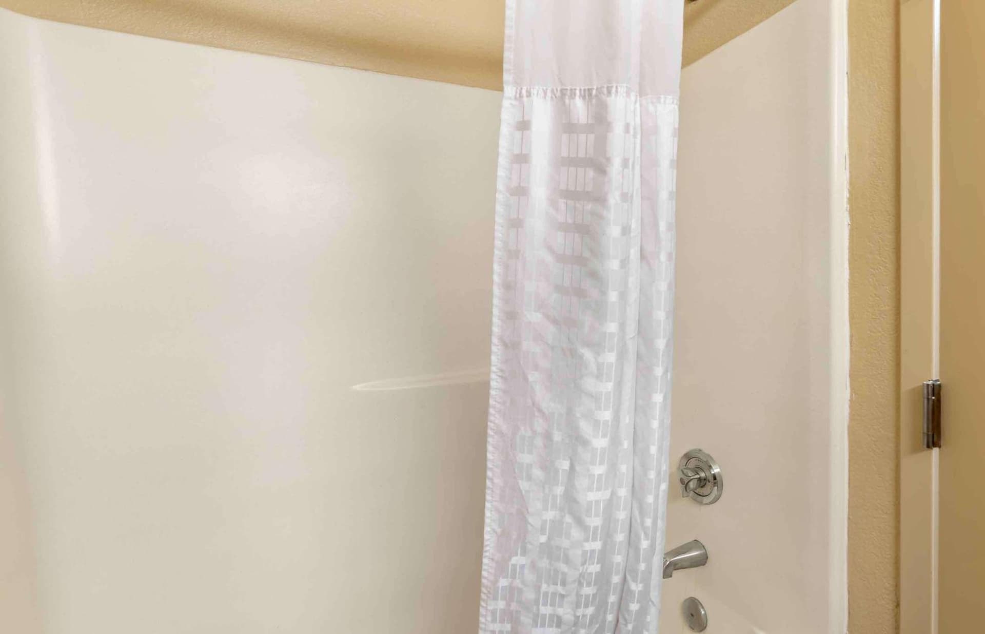Extended Stay America Select Suites - Newport News - Oyster Point gallery photo in Newport News, VA — image 8