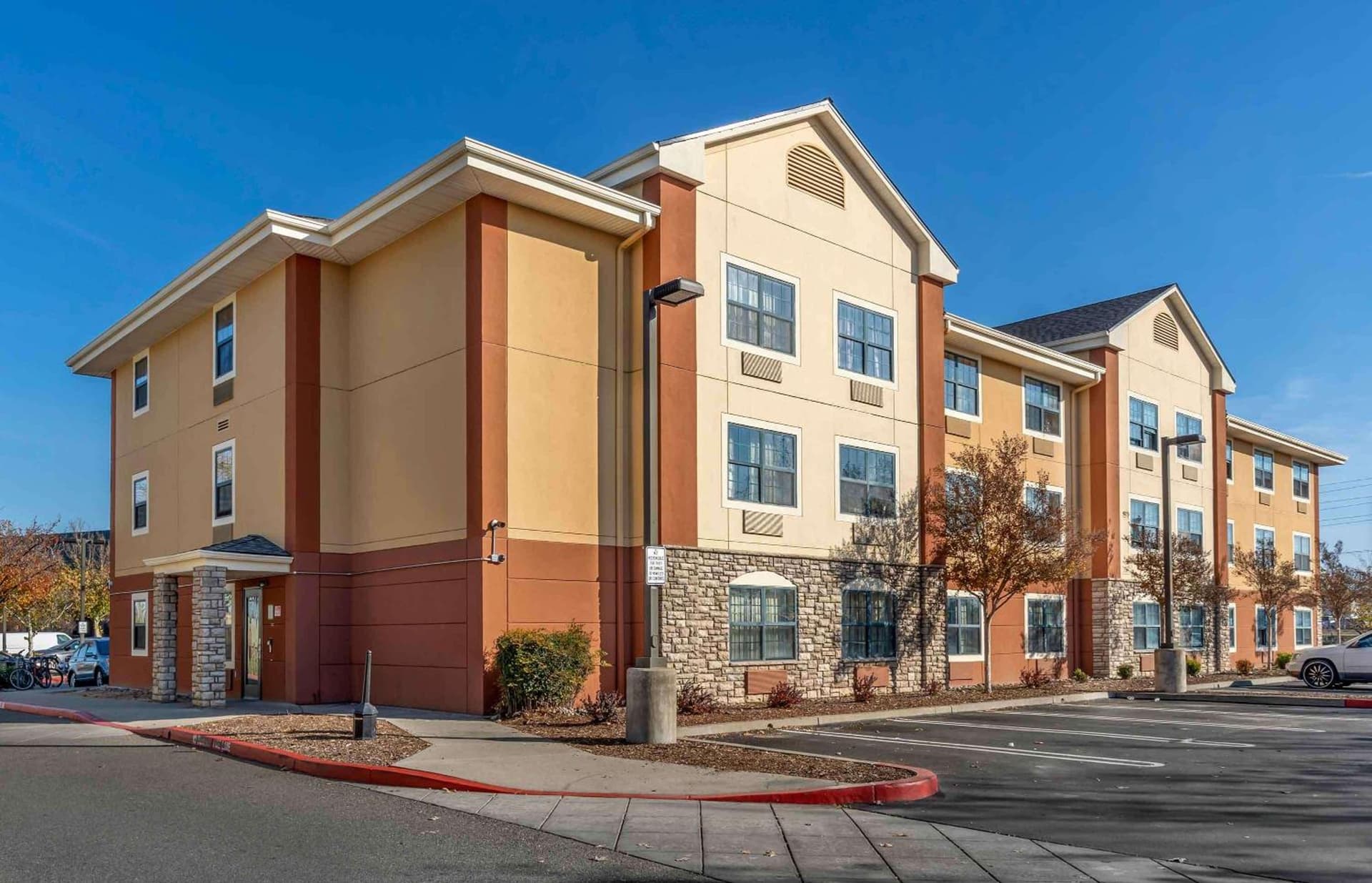 Extended Stay America Suites - Sacramento - Roseville property views in Roseville, CA — gallery photo 3