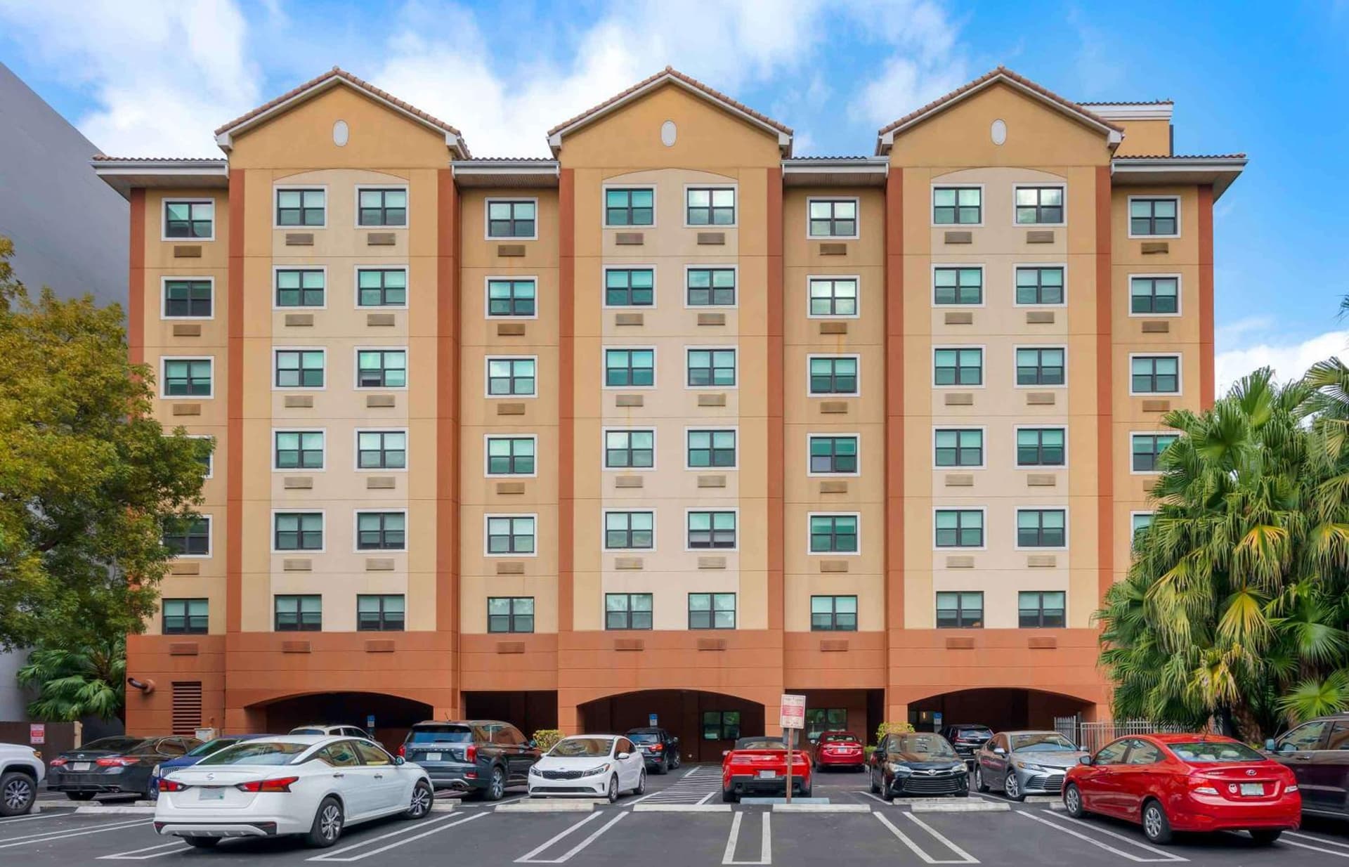 Extended Stay America Premier Suites - Miami - Coral Gables featured exterior or lobby in Miami, FL — similar hotel
