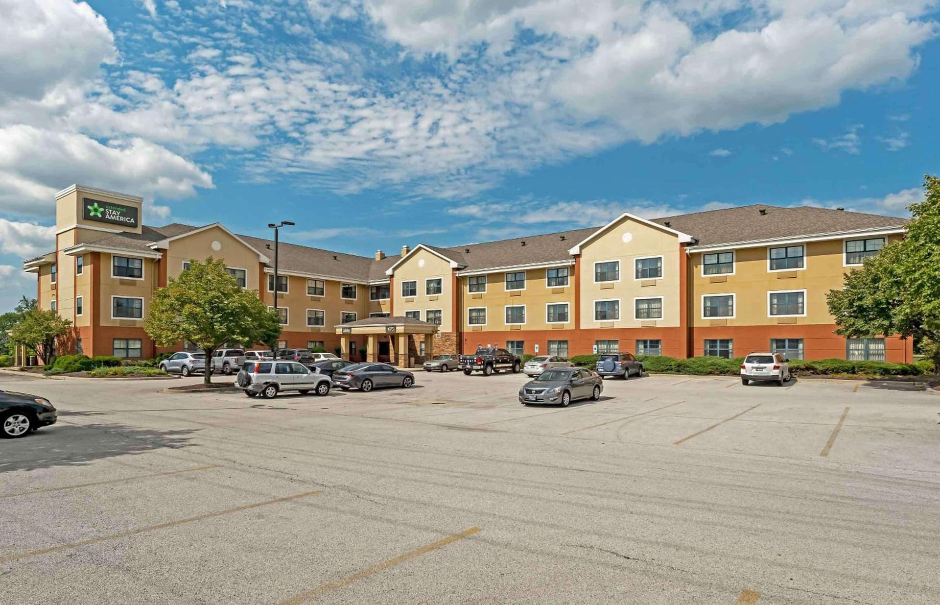 Extended Stay America Select Suites - Chicago - Hanover Park featured exterior or lobby in Hanover Park, IL — similar hotel