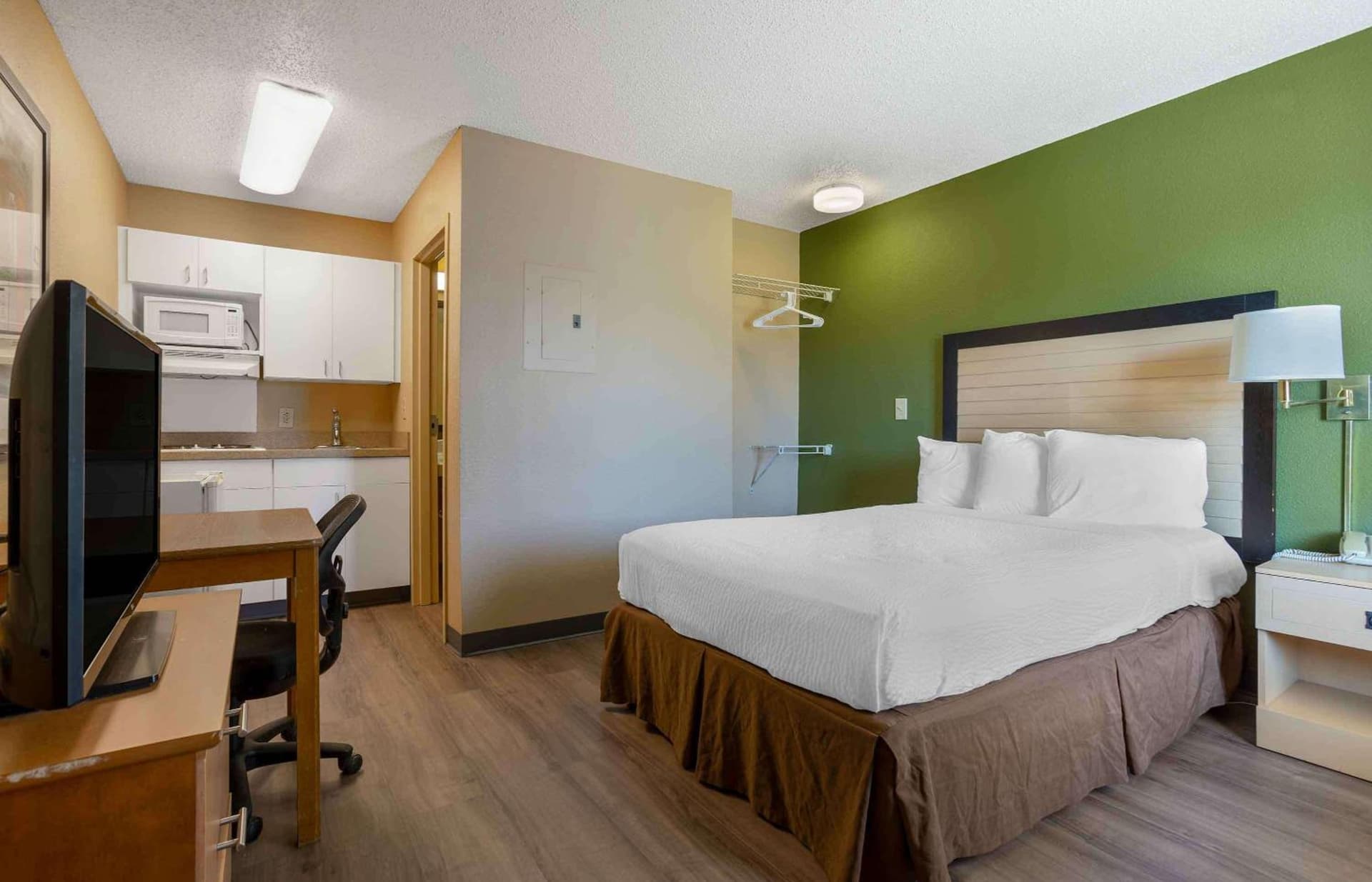 Extended Stay America Suites - Houston - The Woodlands interior in The Woodlands, TX — gallery photo 2