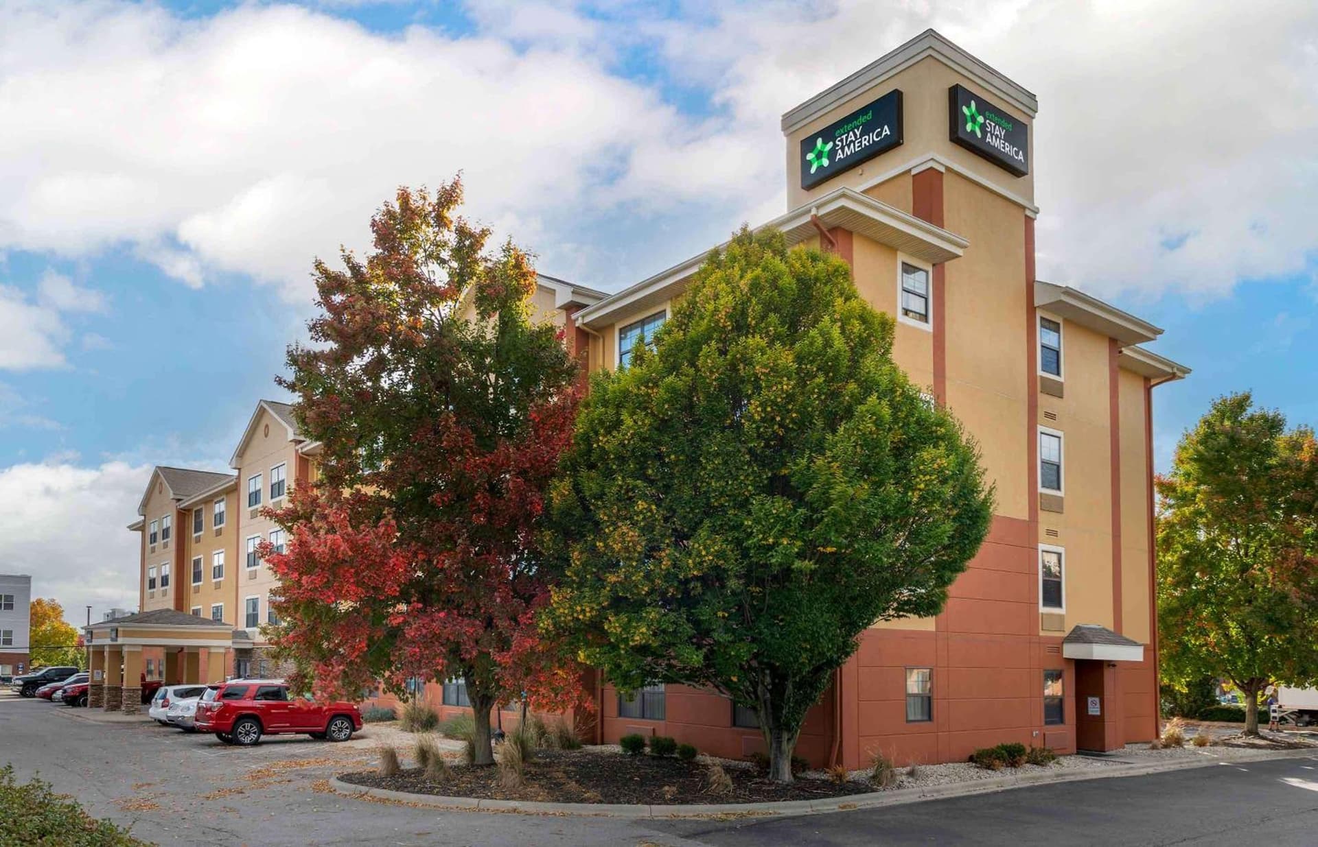 Extended Stay America Select Suites - Columbus - Worthington featured exterior or lobby in Worthington, OH — similar hotel