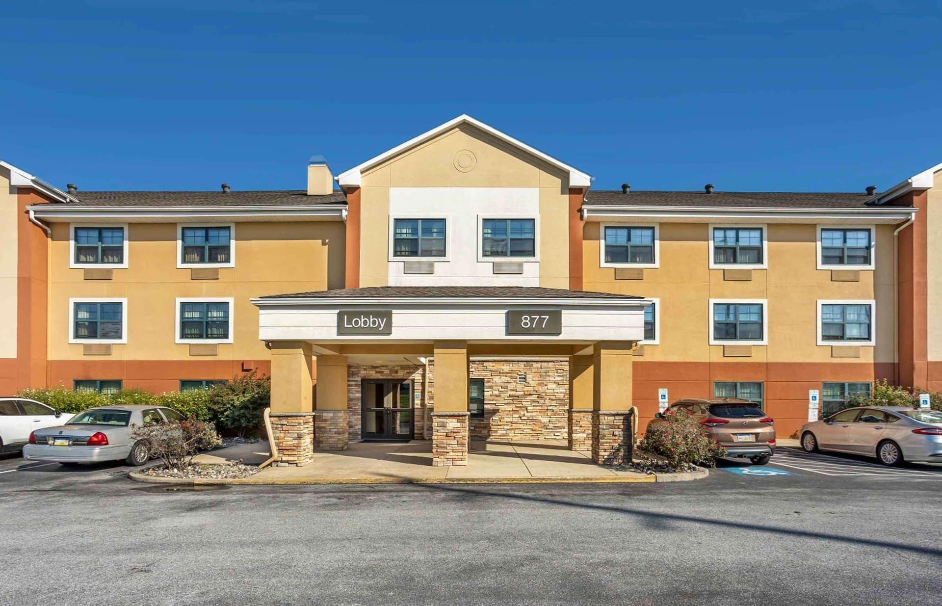 Suburban Studios Exton - Philadelphia Great Valley interior in Exton, PA — gallery photo 2