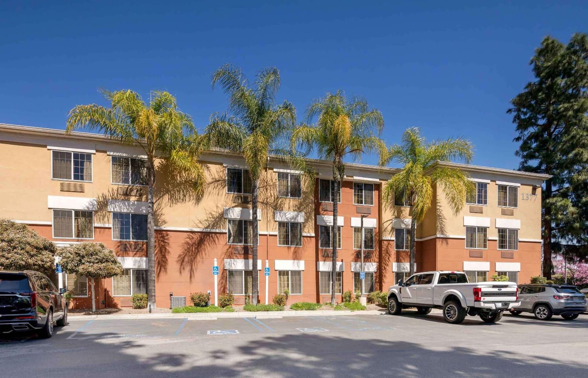Extended Stay America Suites - Los Angeles - Glendale property views in Glendale, CA — gallery photo 3