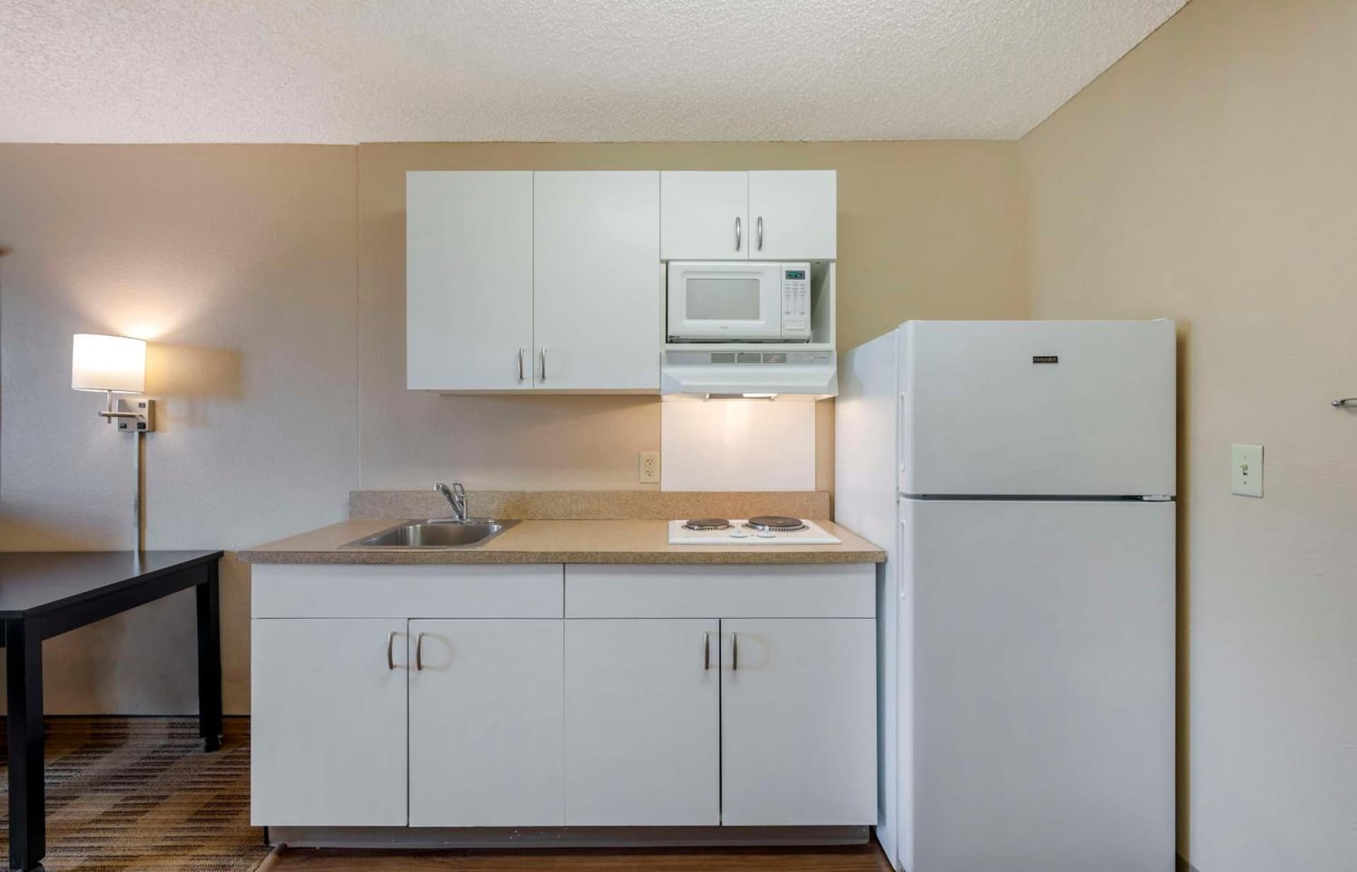 Extended Stay America Suites - Orange County - Katella Ave gallery photo in Orange, CA — image 15