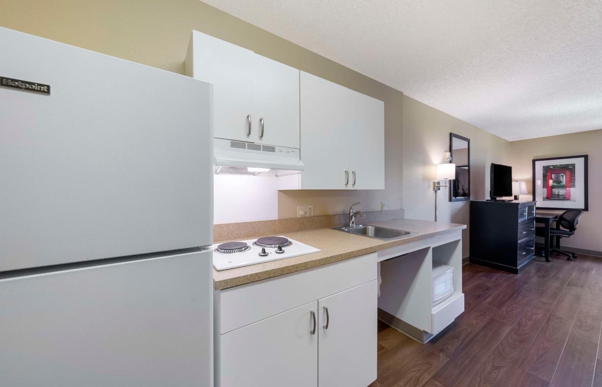 Extended Stay America Suites - Orange County - Katella Ave gallery photo in Orange, CA — image 32