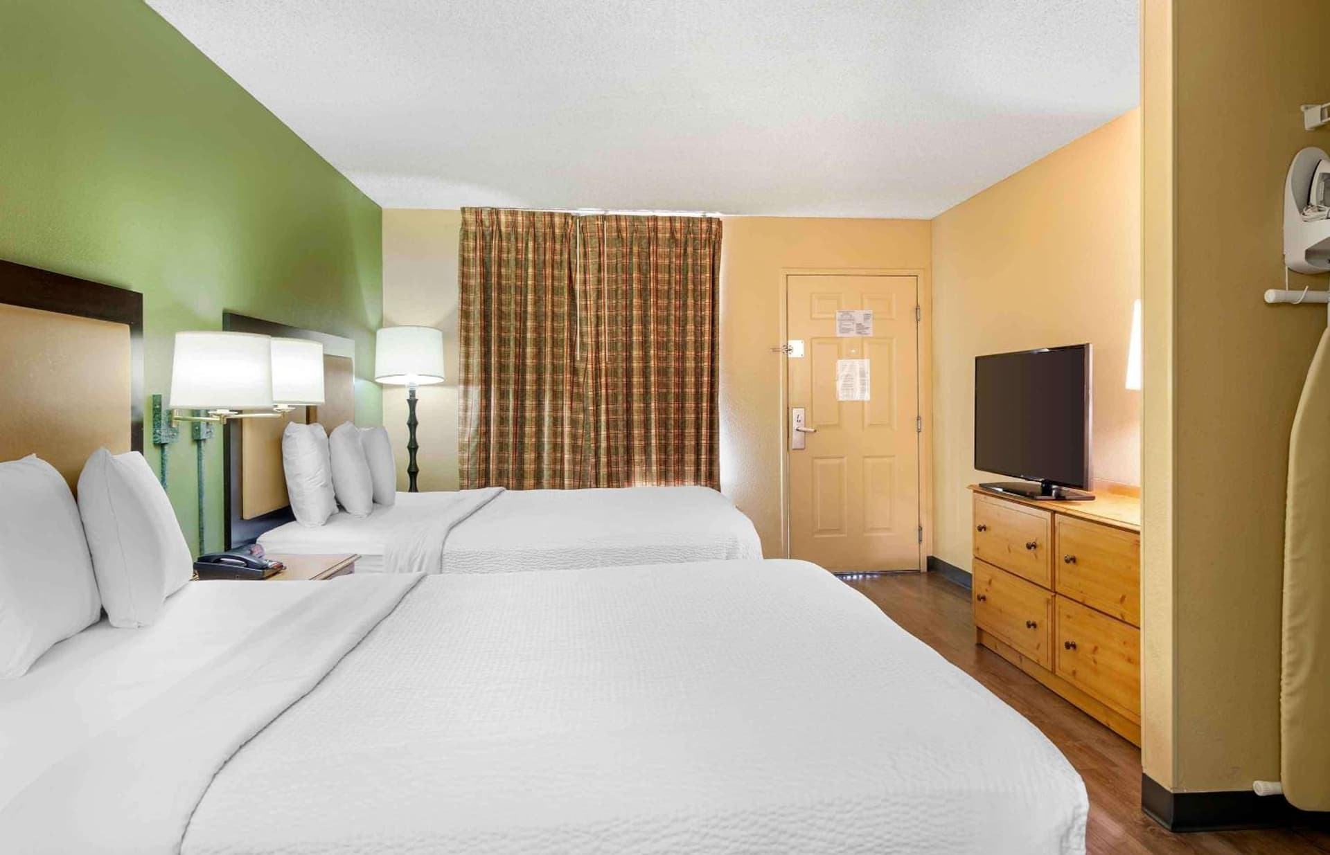 Extended Stay America Suites - Orange County - Irvine Spectrum gallery photo in Irvine, CA — image 30