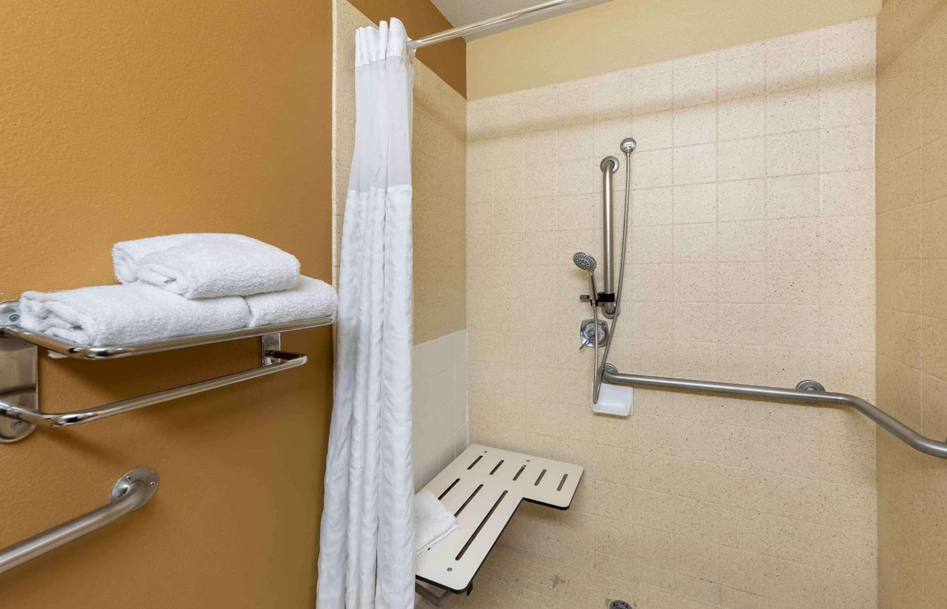 Extended Stay America Suites - Orange County - Irvine Spectrum gallery photo in Irvine, CA — image 40