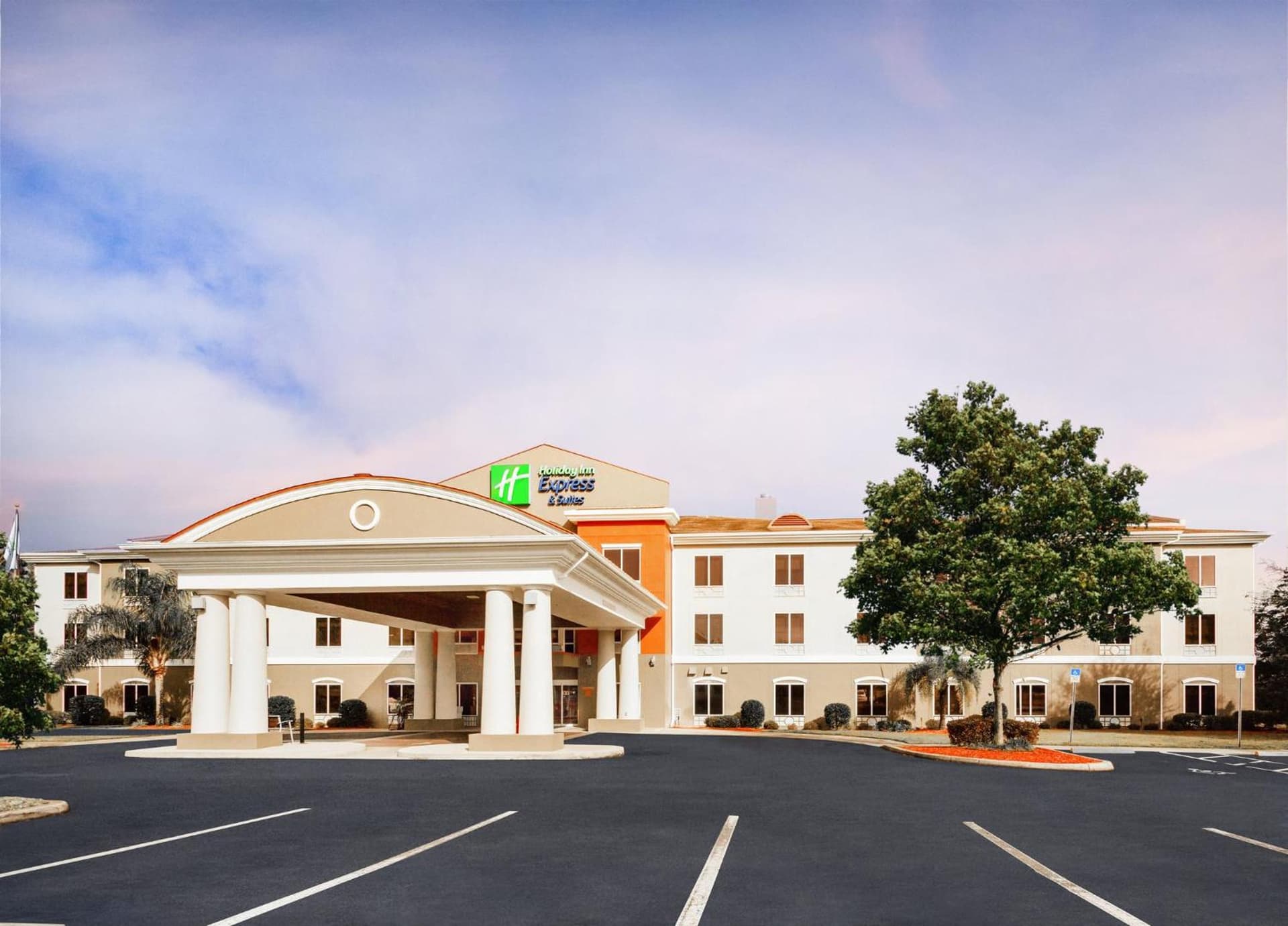 Holiday Inn Express Hotel & Suites Inverness by IHG featured exterior or lobby in Lecanto, FL — similar hotel