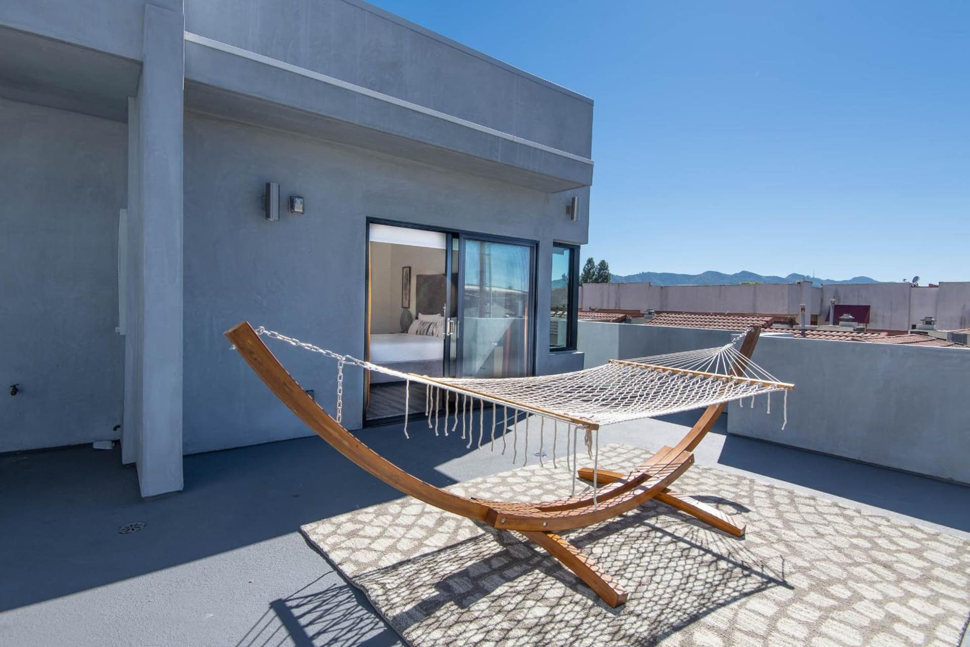 Regency Modern Apartments interior in Los Angeles, CA — gallery photo 2
