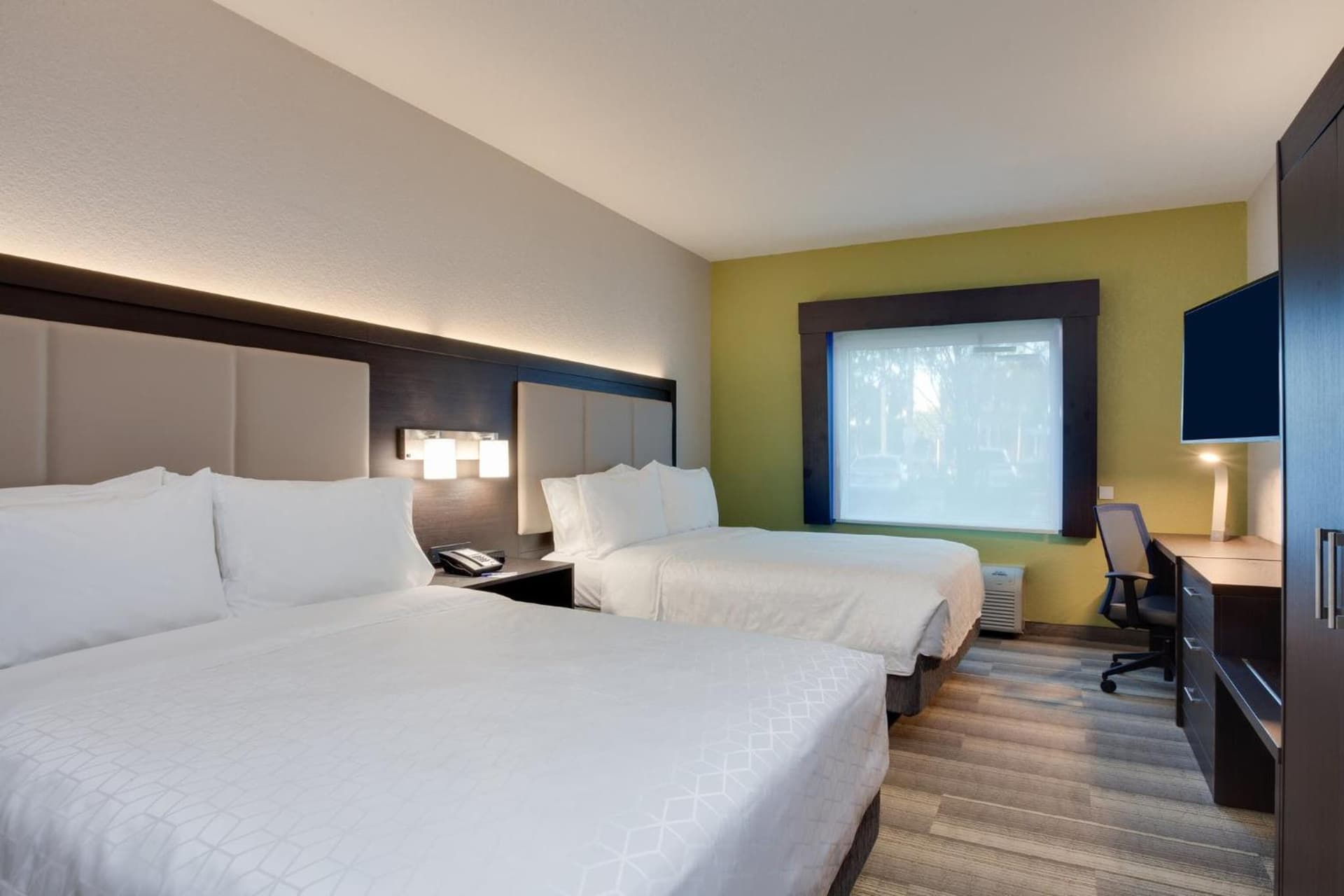 Holiday Inn Express Hotel & Suites Fort Lauderdale Airport/Cruise Port by IHG gallery photo in Fort Lauderdale, FL — image 7