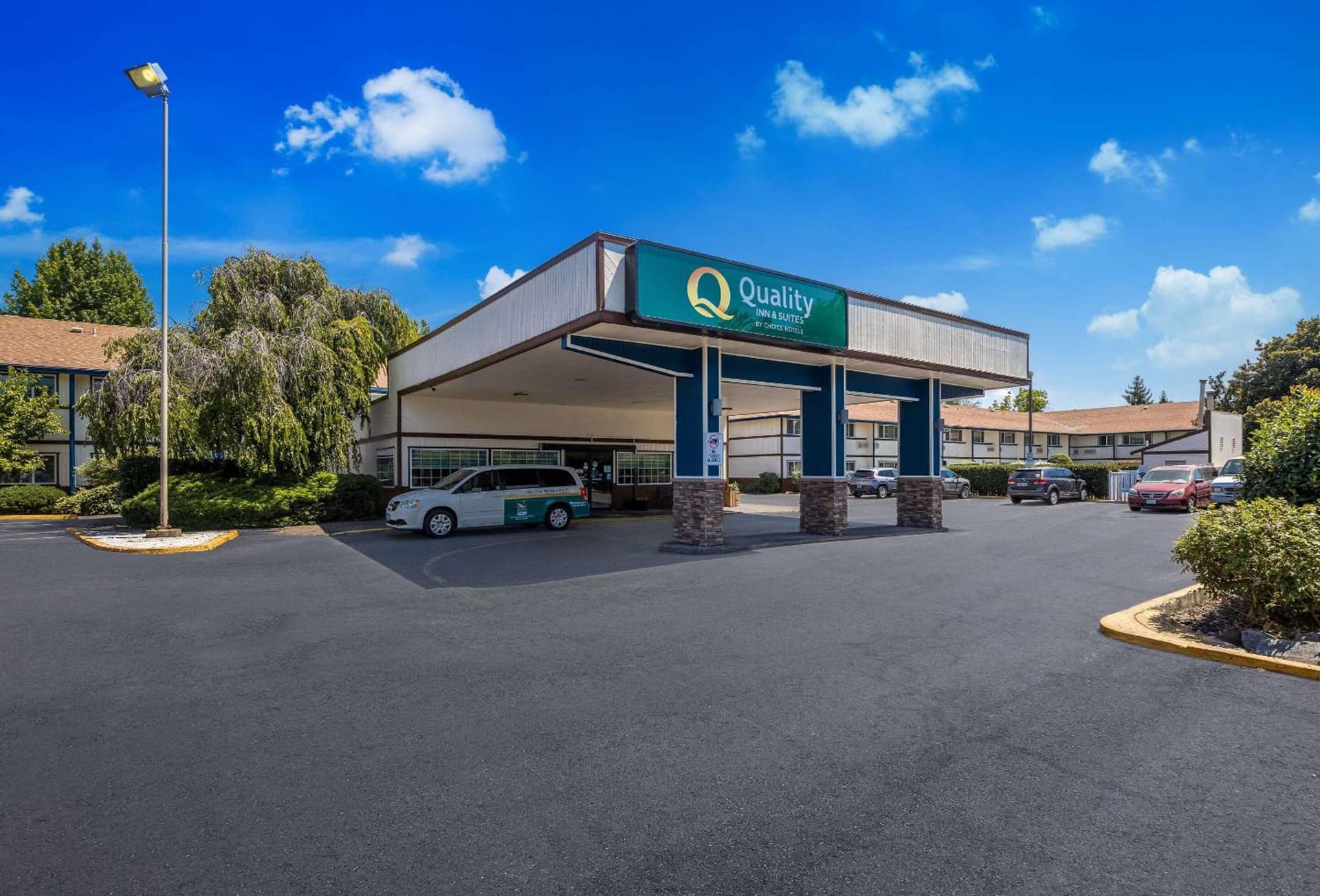 Quality Inn & Suites Medford Airport interior in Medford, OR — gallery photo 2