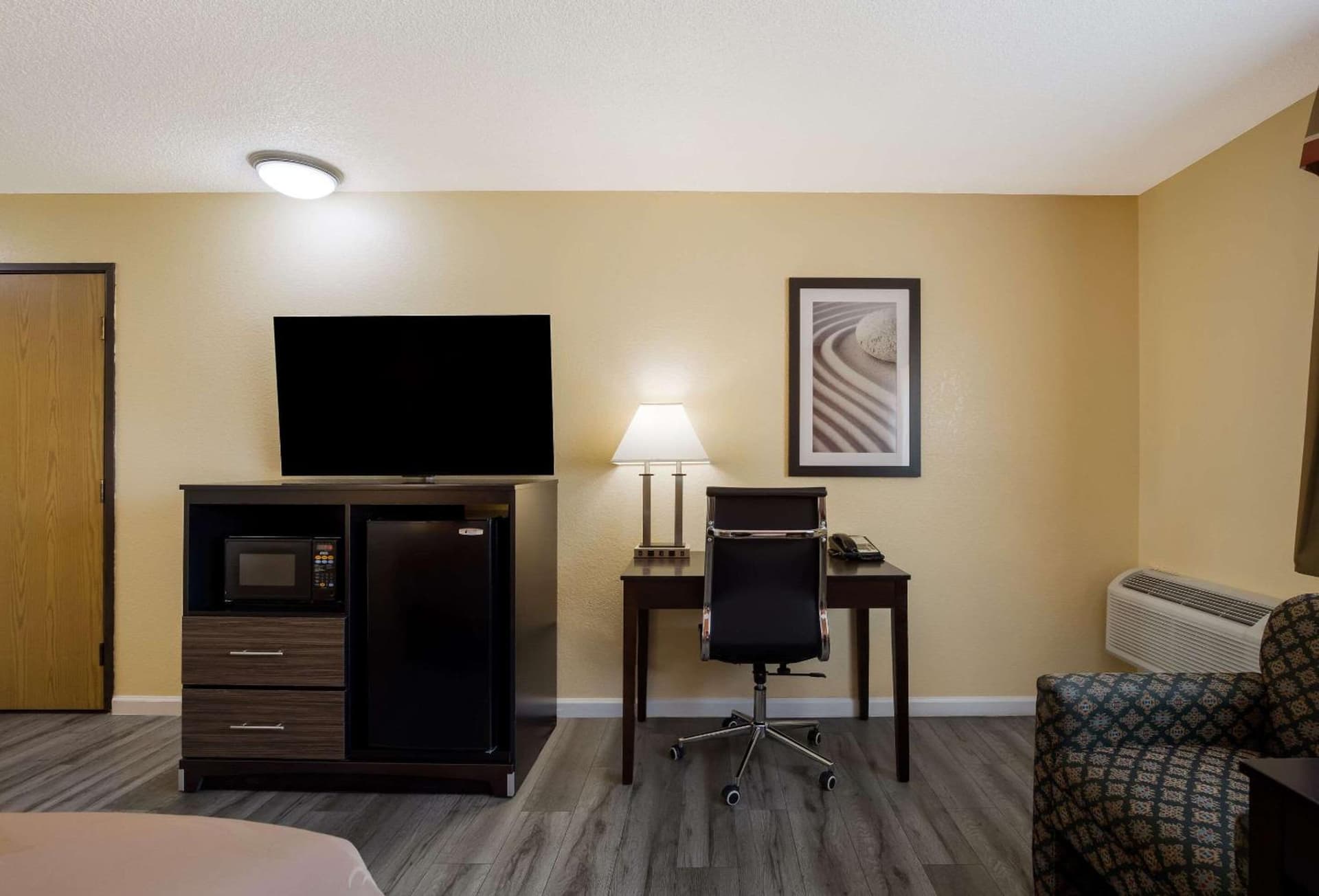 Quality Inn & Suites Medford Airport gallery photo in Medford, OR — image 43