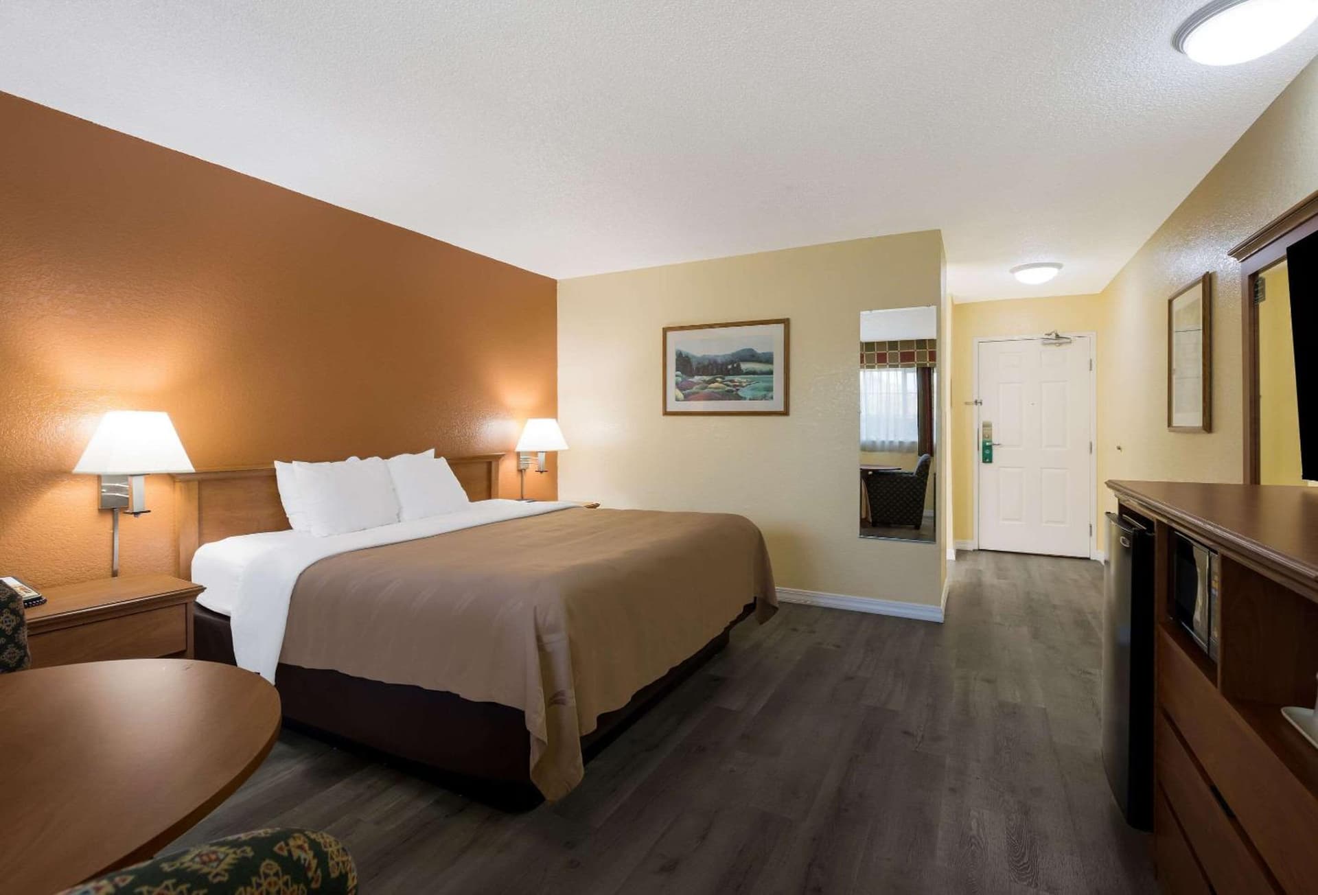 Quality Inn & Suites Medford Airport gallery photo in Medford, OR — image 18