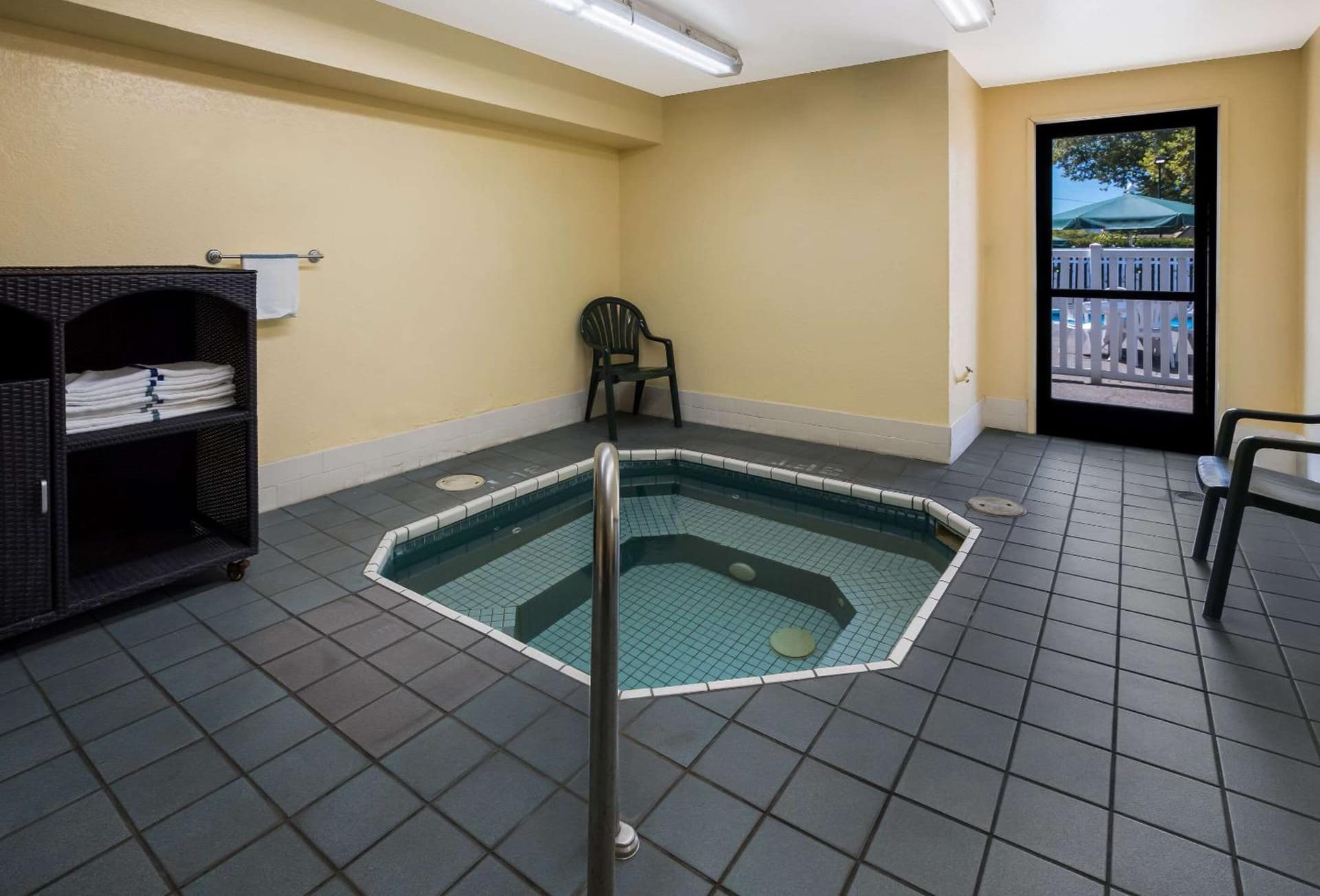 Quality Inn & Suites Medford Airport gallery photo in Medford, OR — image 20