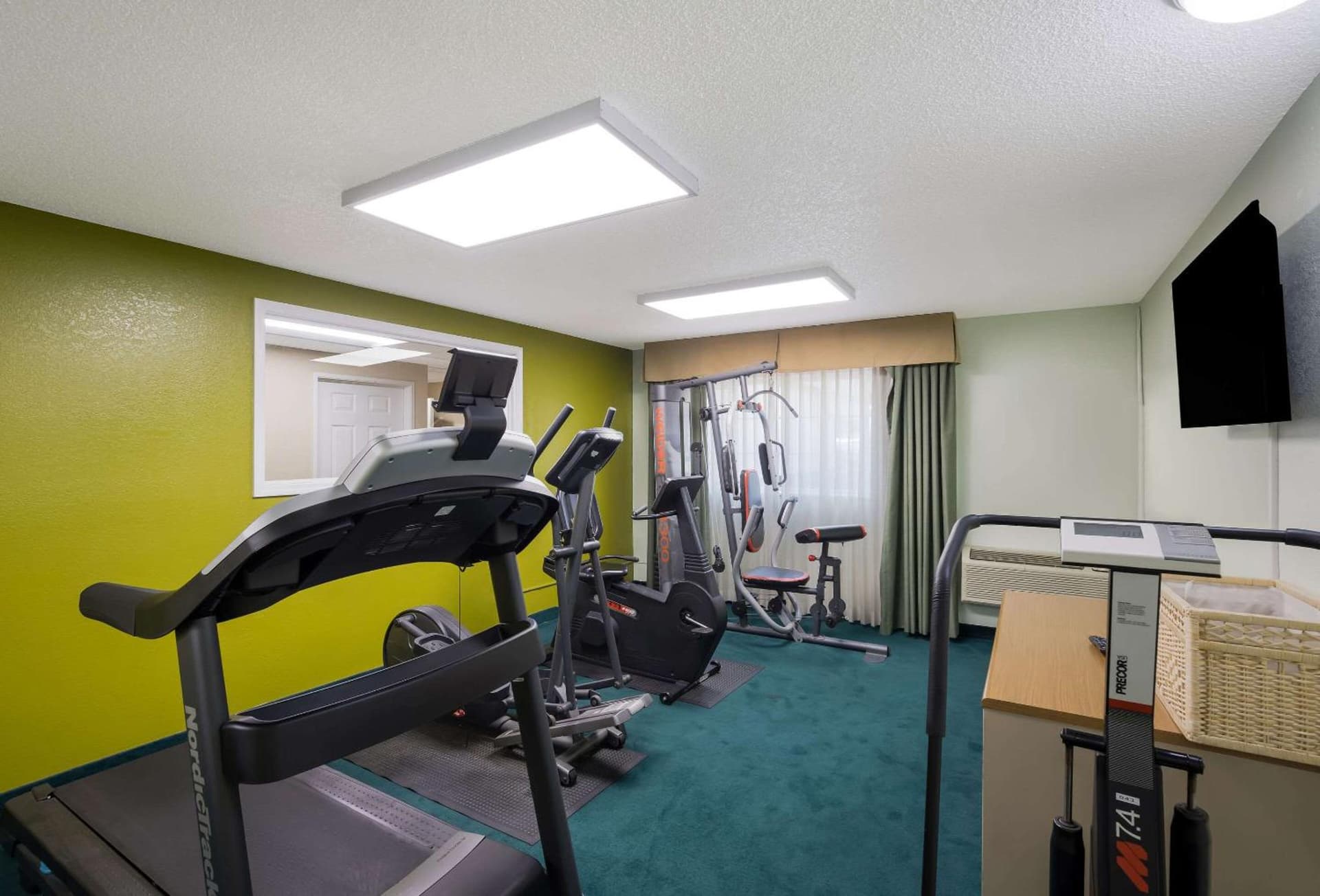 Quality Inn & Suites Medford Airport gallery photo in Medford, OR — image 10