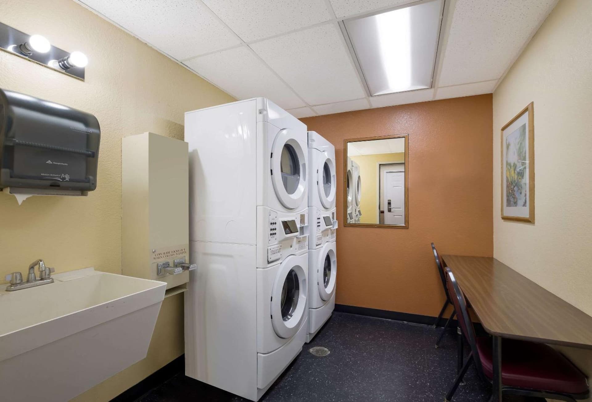 Quality Inn & Suites Medford Airport gallery photo in Medford, OR — image 44