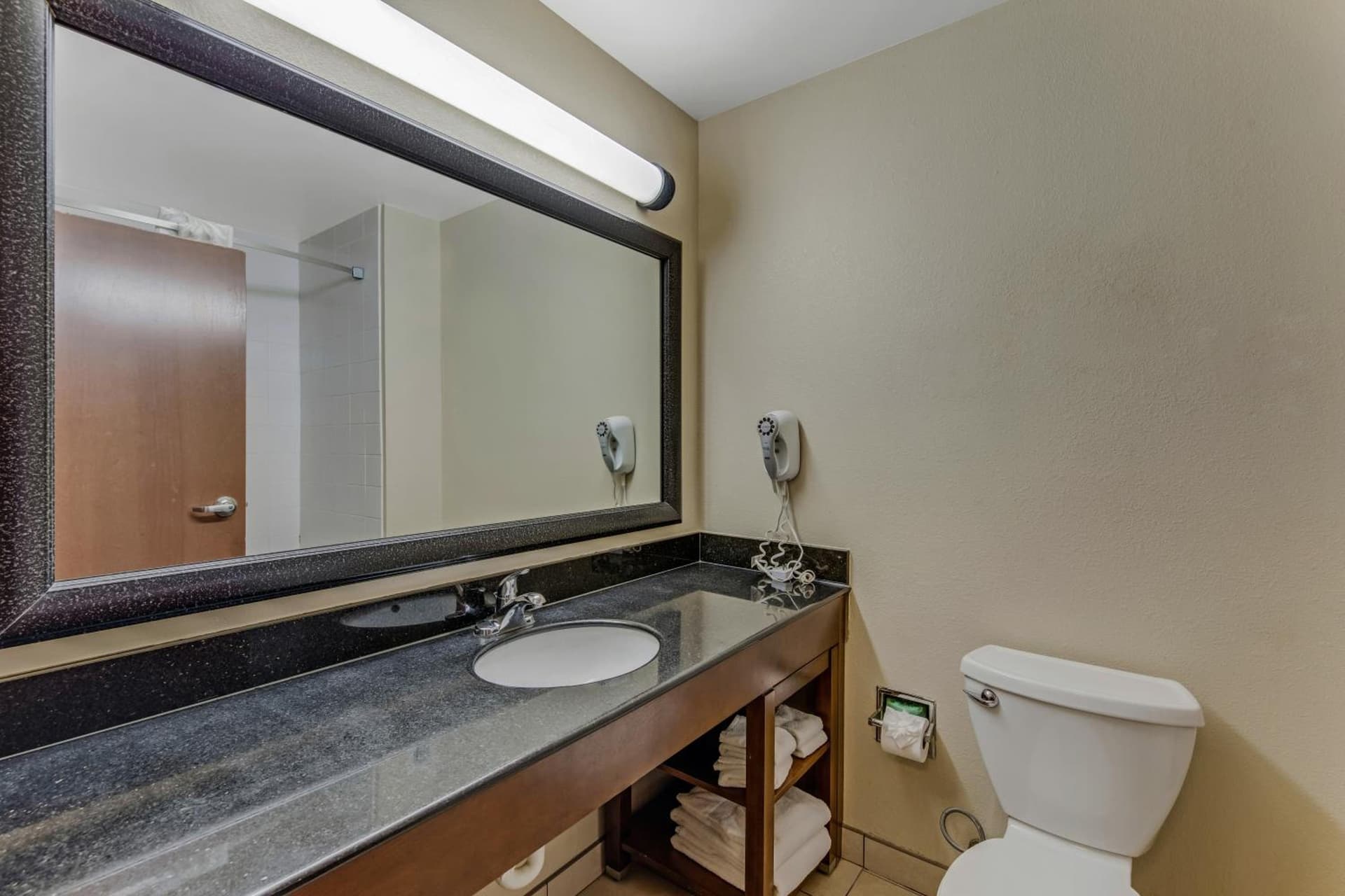 Comfort Suites Huntsville MidCity District at Research Park gallery photo in Huntsville, AL — image 49