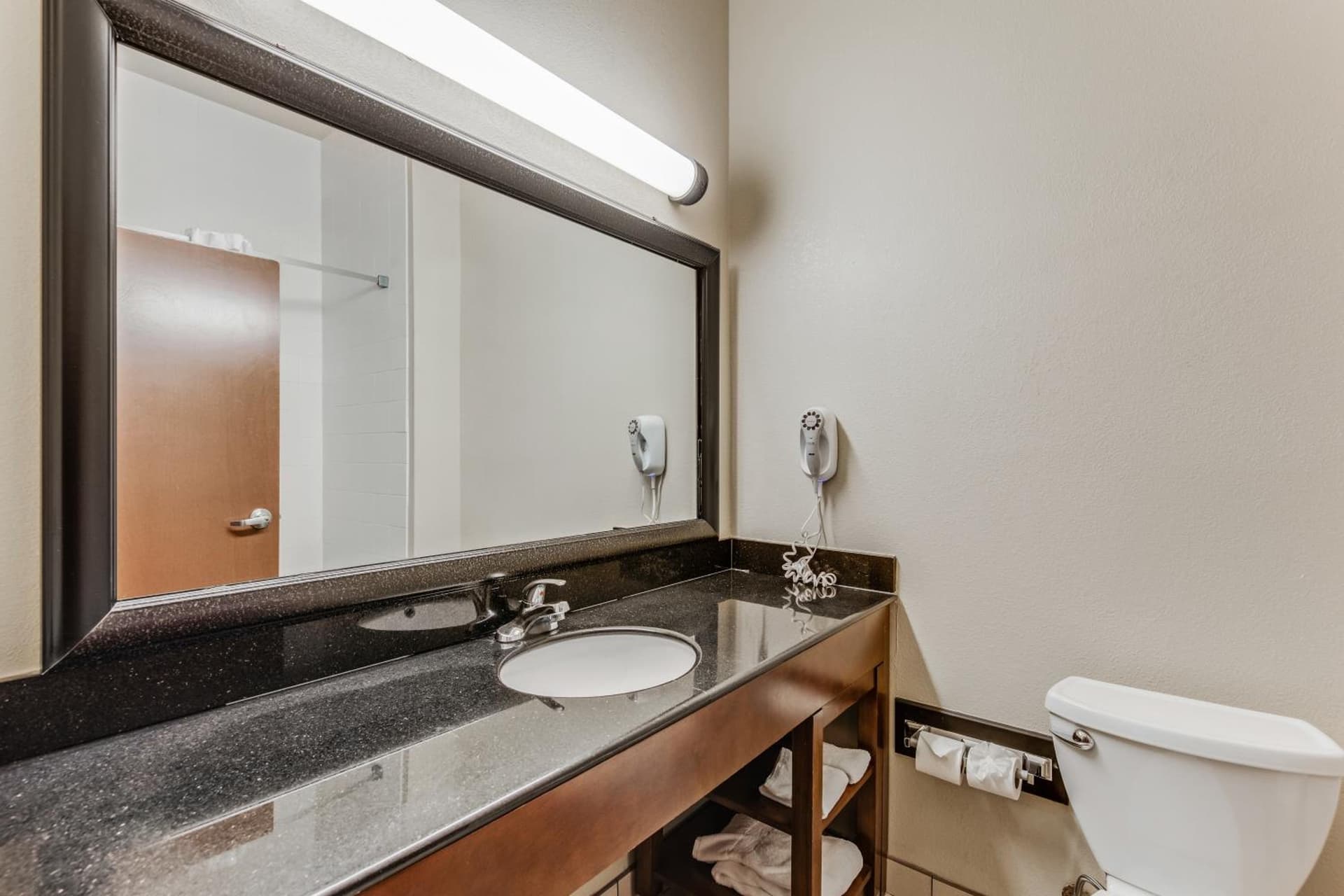 Comfort Suites Huntsville MidCity District at Research Park gallery photo in Huntsville, AL — image 45