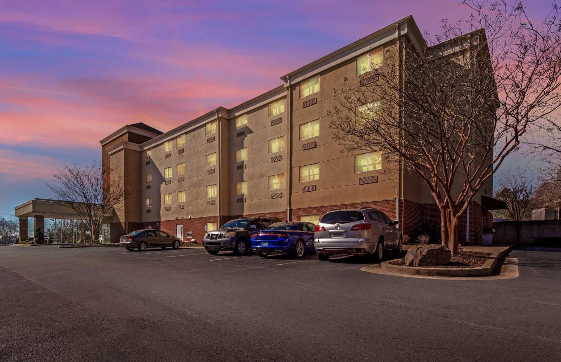 Comfort Suites Huntsville MidCity District at Research Park gallery photo in Huntsville, AL — image 6