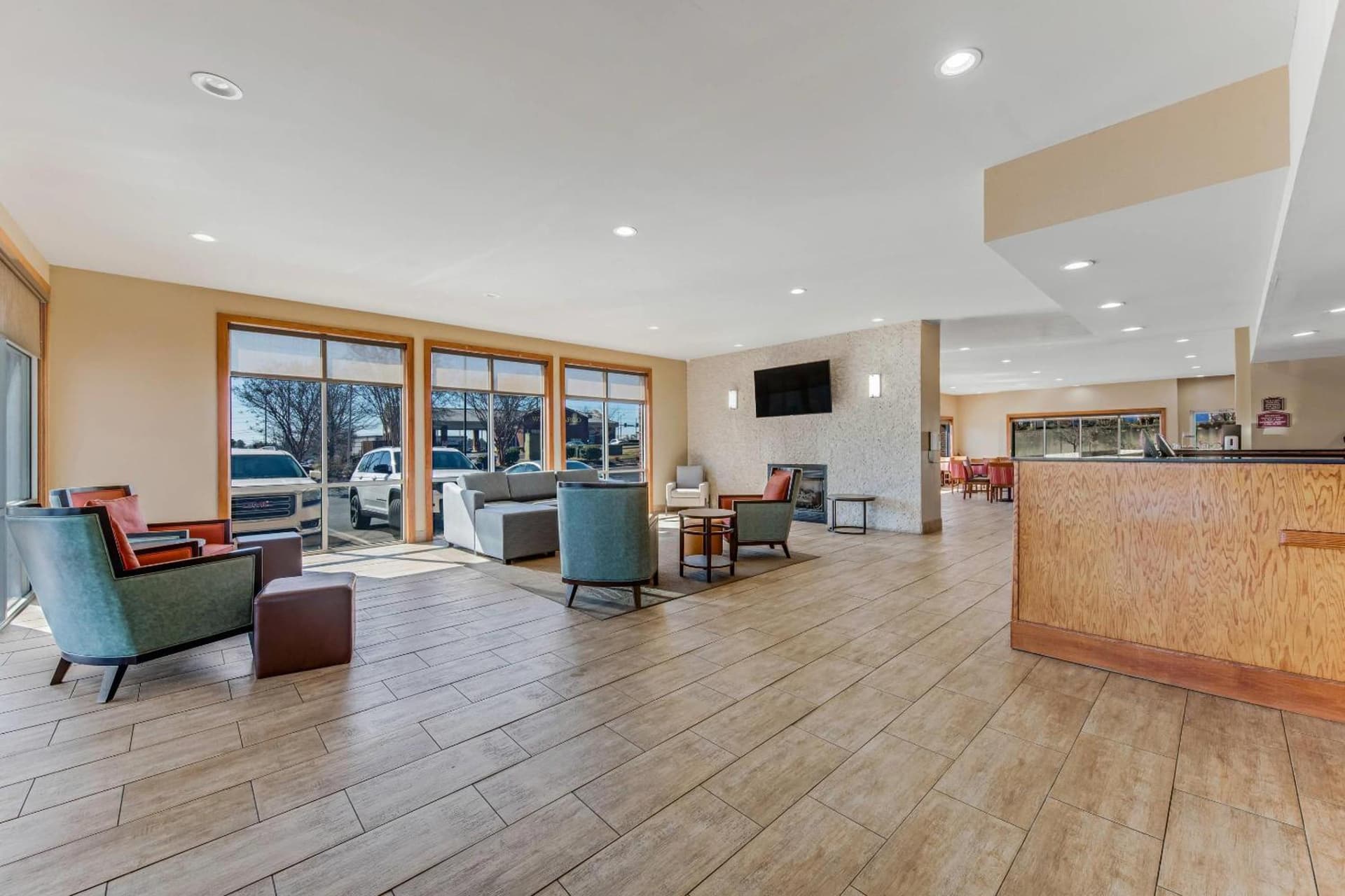 Comfort Suites Huntsville MidCity District at Research Park gallery photo in Huntsville, AL — image 7