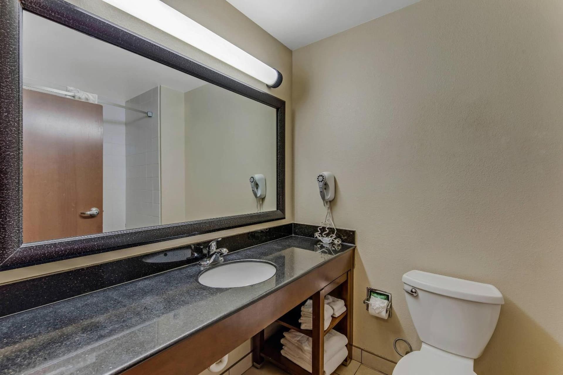Comfort Suites Huntsville MidCity District at Research Park gallery photo in Huntsville, AL — image 15