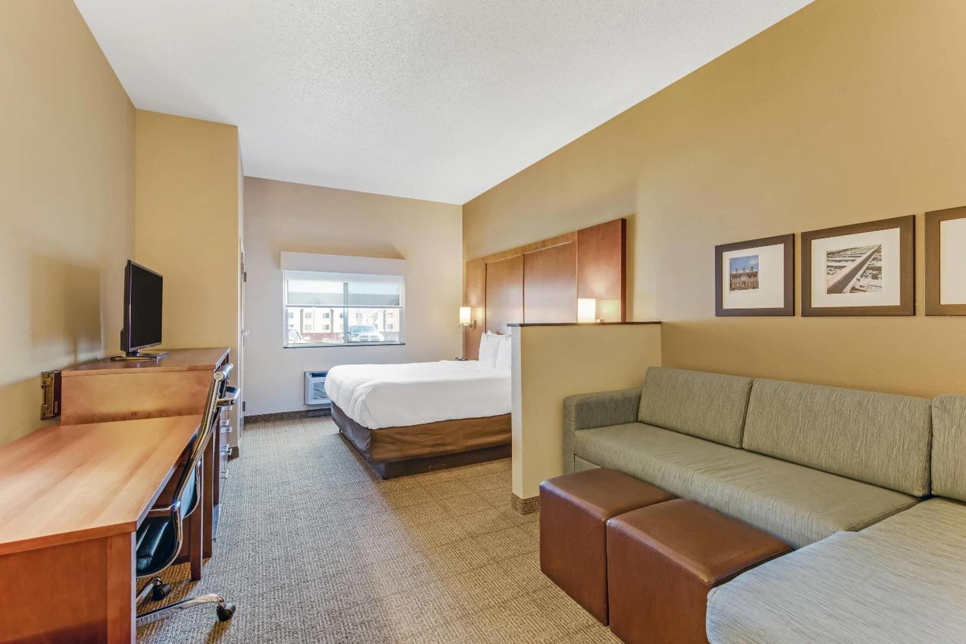 Comfort Suites Huntsville MidCity District at Research Park gallery photo in Huntsville, AL — image 31