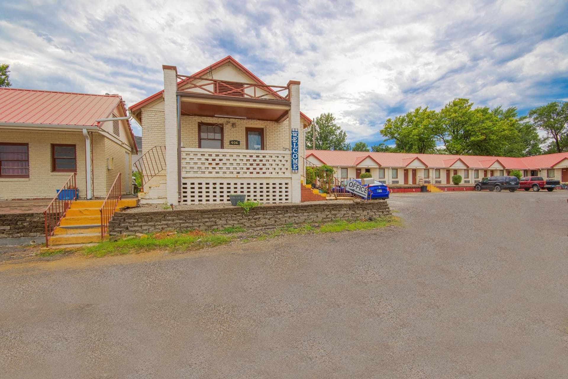 Sunflower Motel Hiawatha By OYO property views in Hiawatha, KS — gallery photo 3