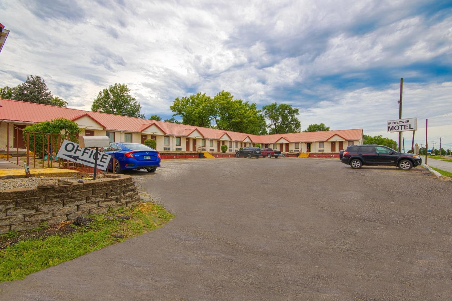 Sunflower Motel Hiawatha By OYO interior in Hiawatha, KS — gallery photo 2