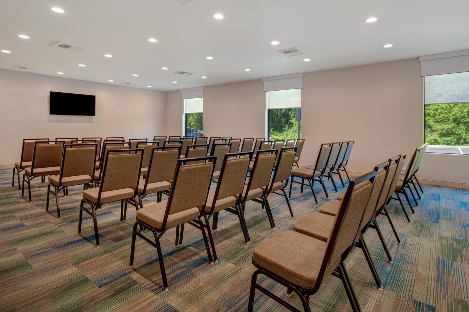 Home2 Suites By Hilton Marysville gallery photo in Marysville, WA — image 4