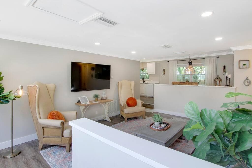 New 2BR Bungalow Apartment #5 interior in West Palm Beach, FL — gallery photo 2