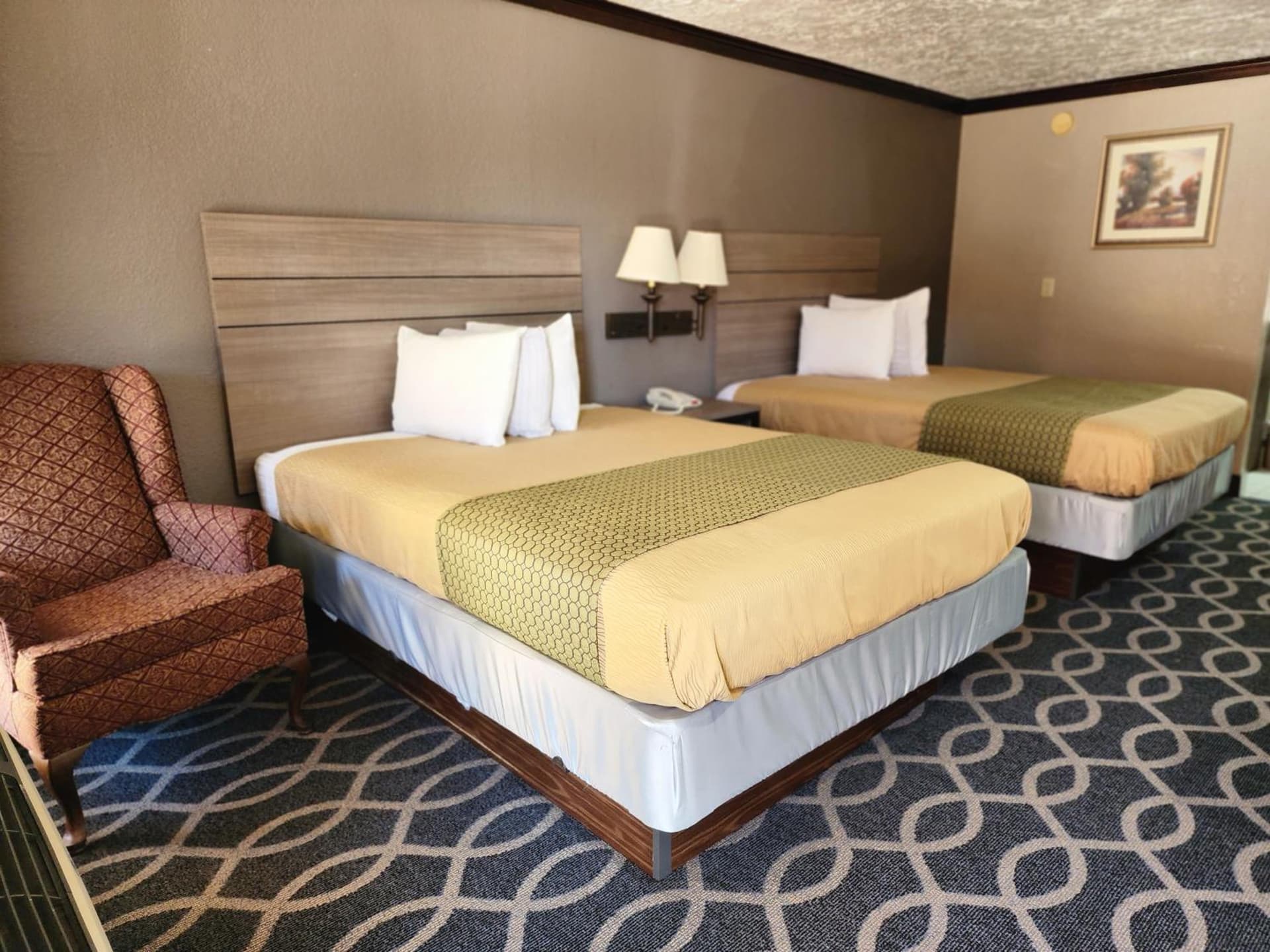 Executive inn property views in Oklahoma City, OK — gallery photo 3